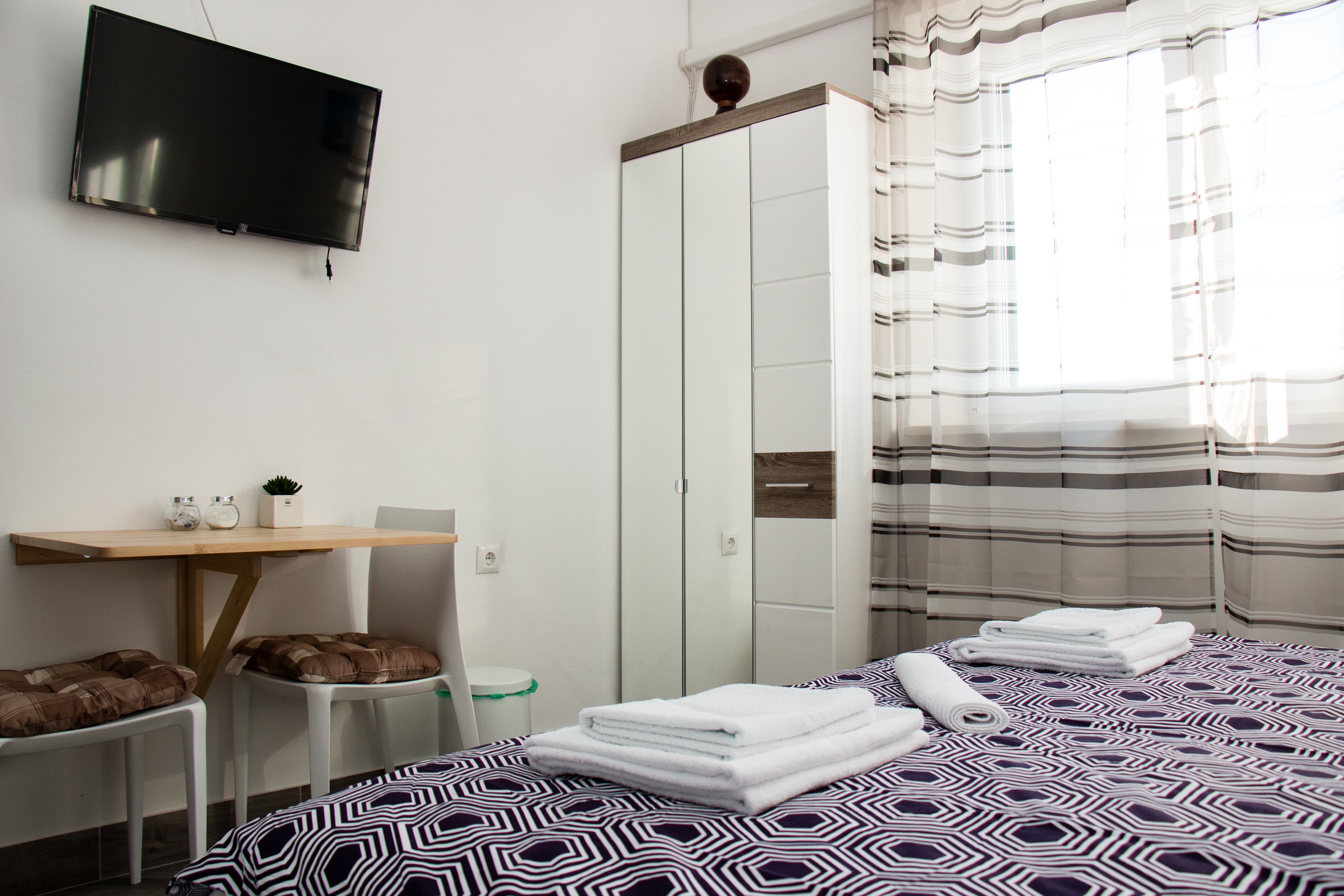 Two bedroom apartment near beach Krilo Jesenice, Omiš  A-a