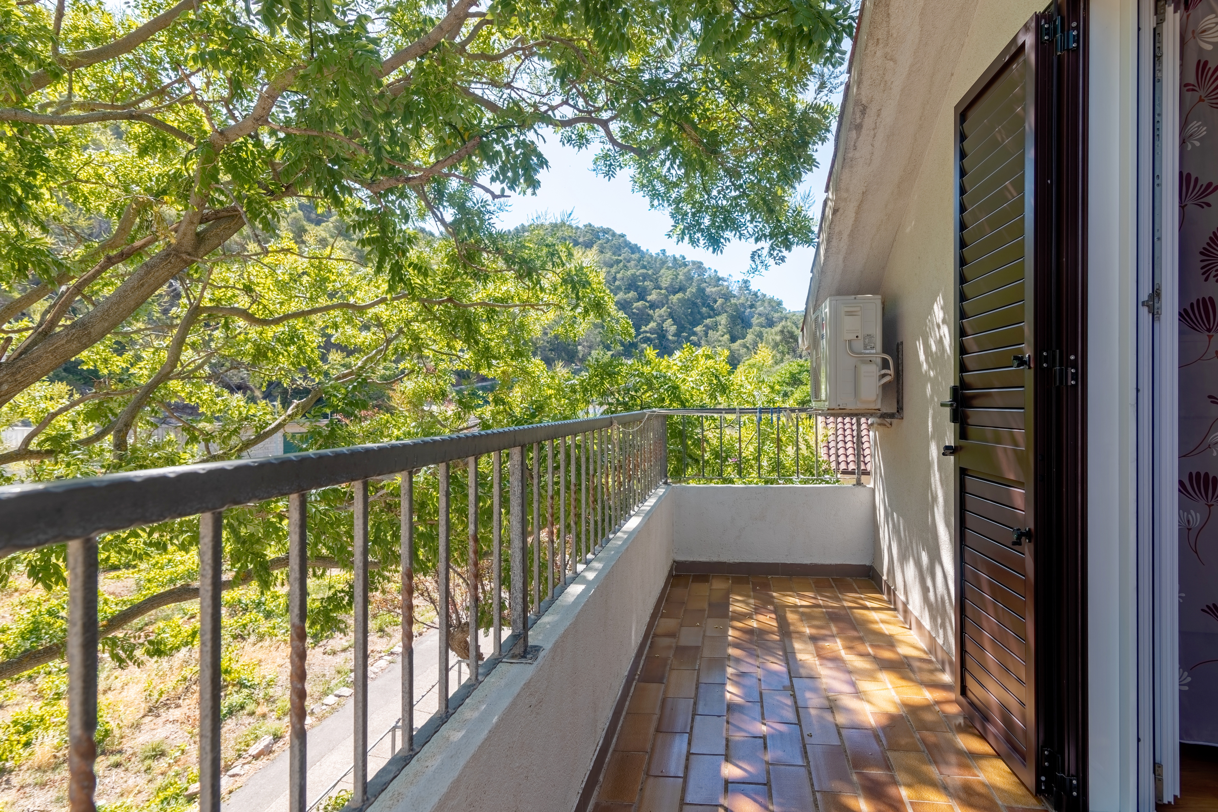 One bedroom apartment with balcony and sea view Cove Vela Stiniva, Hvar  A-c