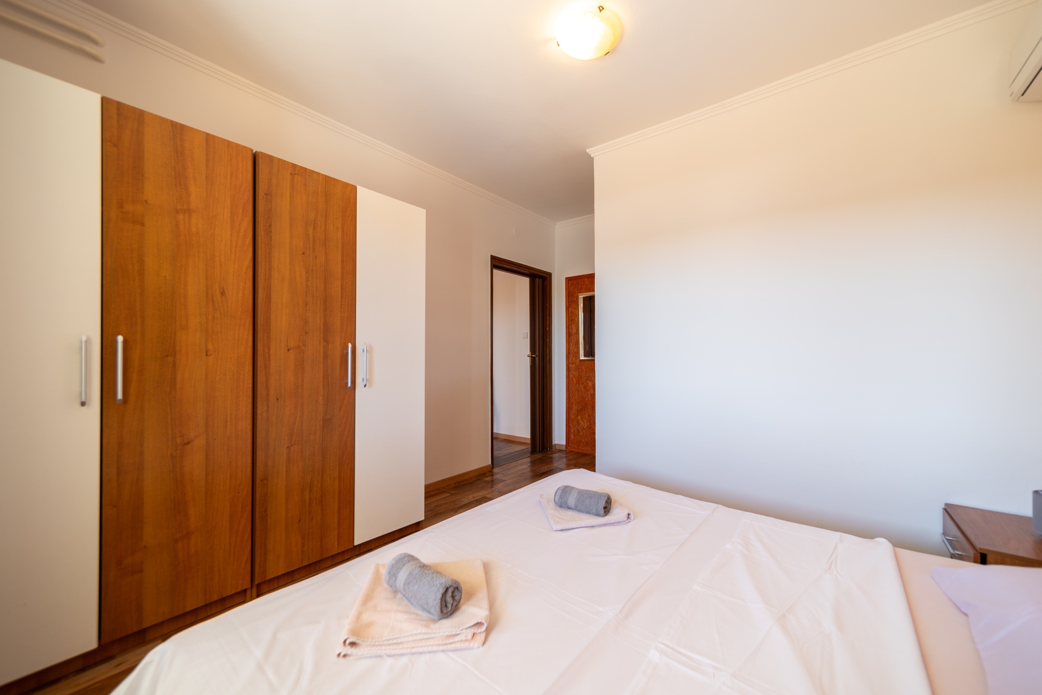 One bedroom apartment near beach Barbat, Rab  A-a