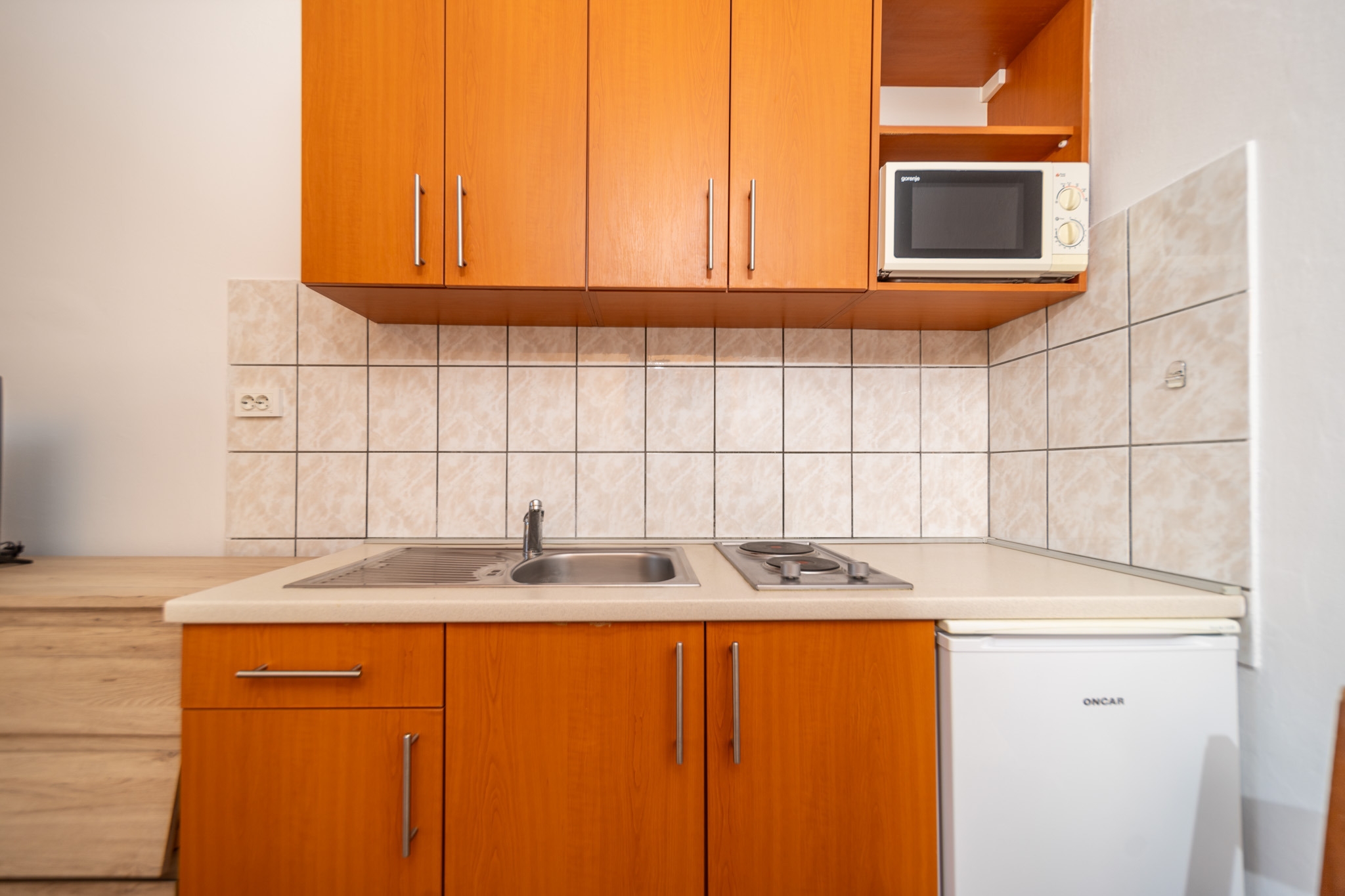 One bedroom apartment near beach Barbat, Rab  A-a