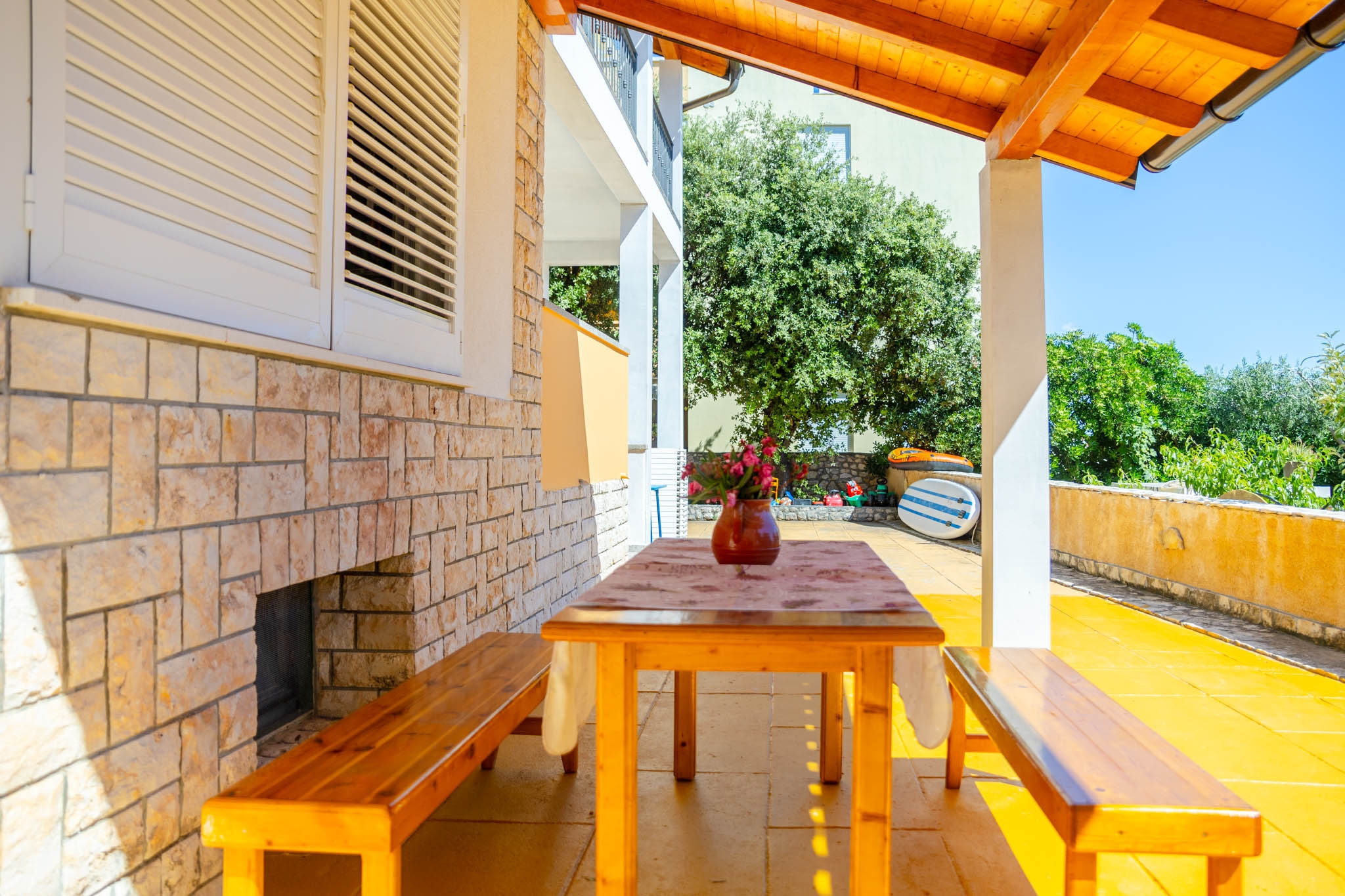 One bedroom apartment near beach Barbat, Rab  A-a