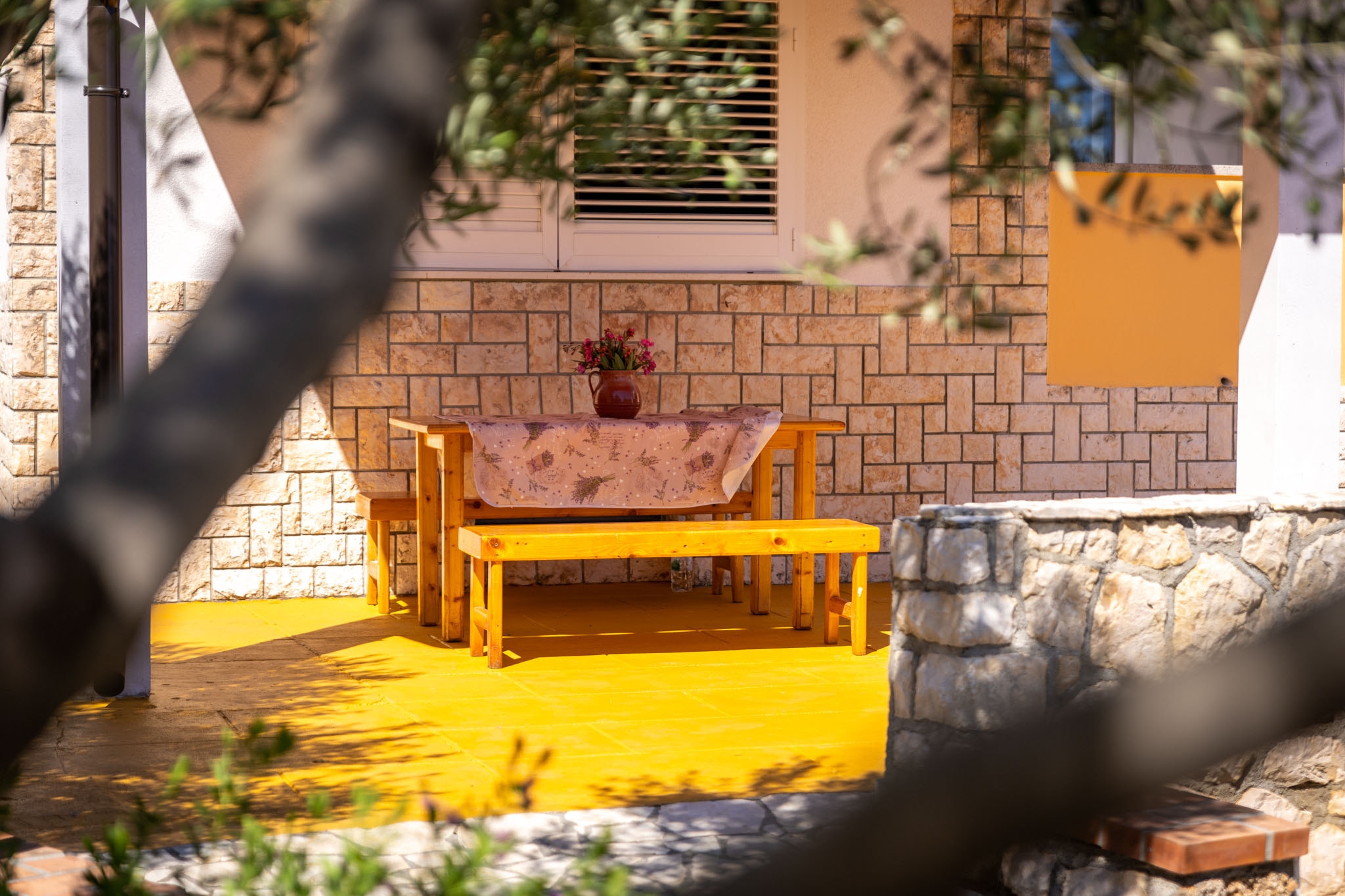 One bedroom apartment near beach Barbat, Rab  A-a