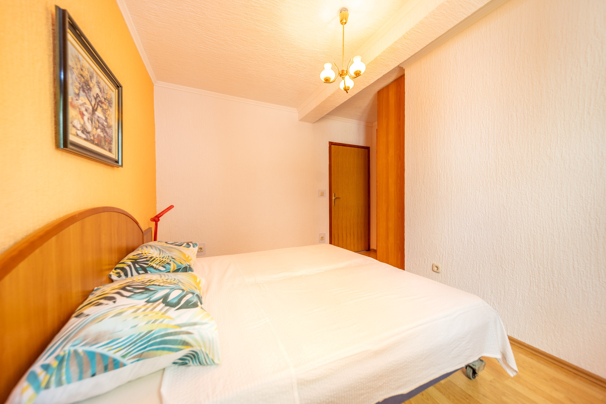 One bedroom apartment near beach Barbat, Rab  A-b