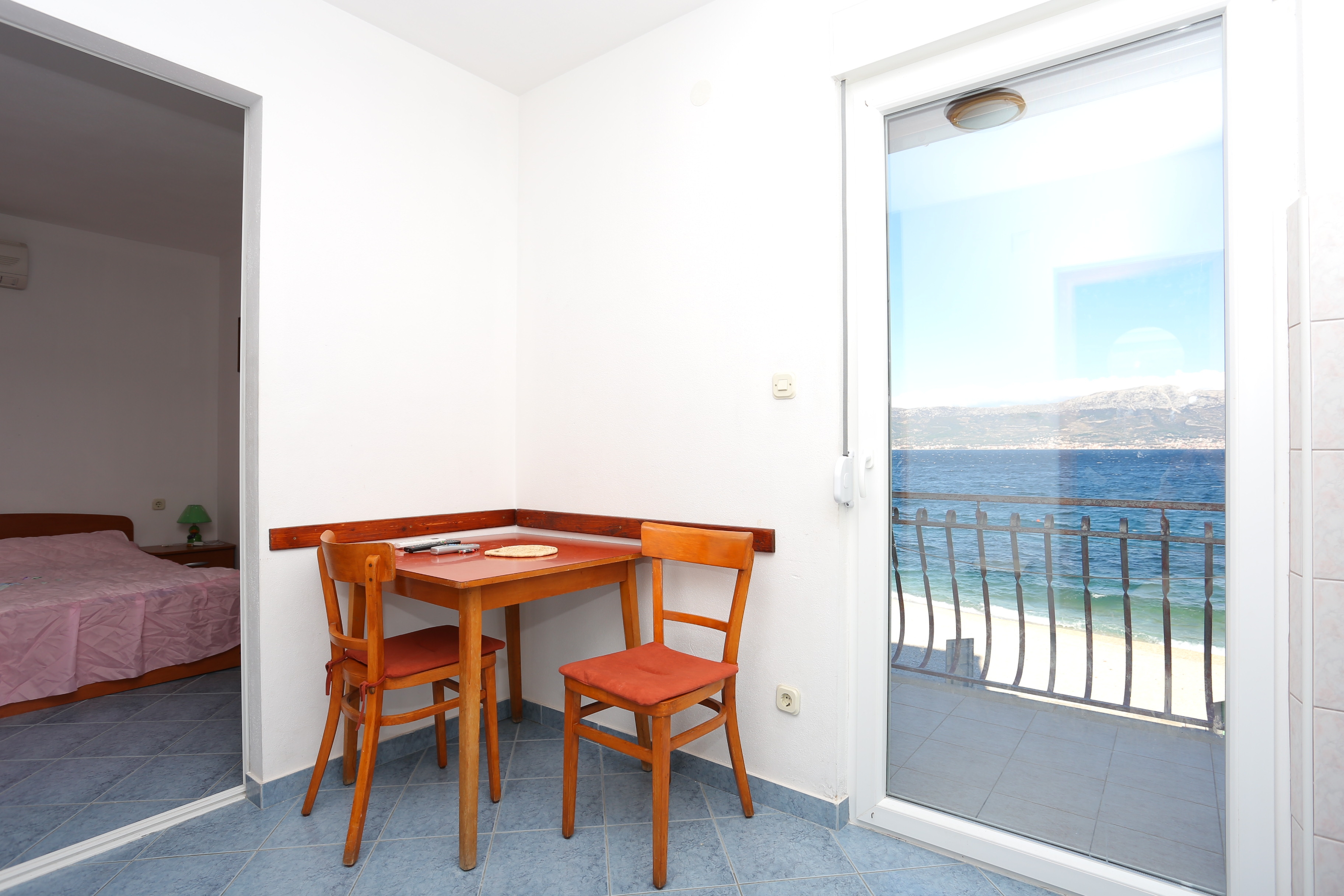 One bedroom apartment near beach Slatine, Čiovo (A-14541-b)