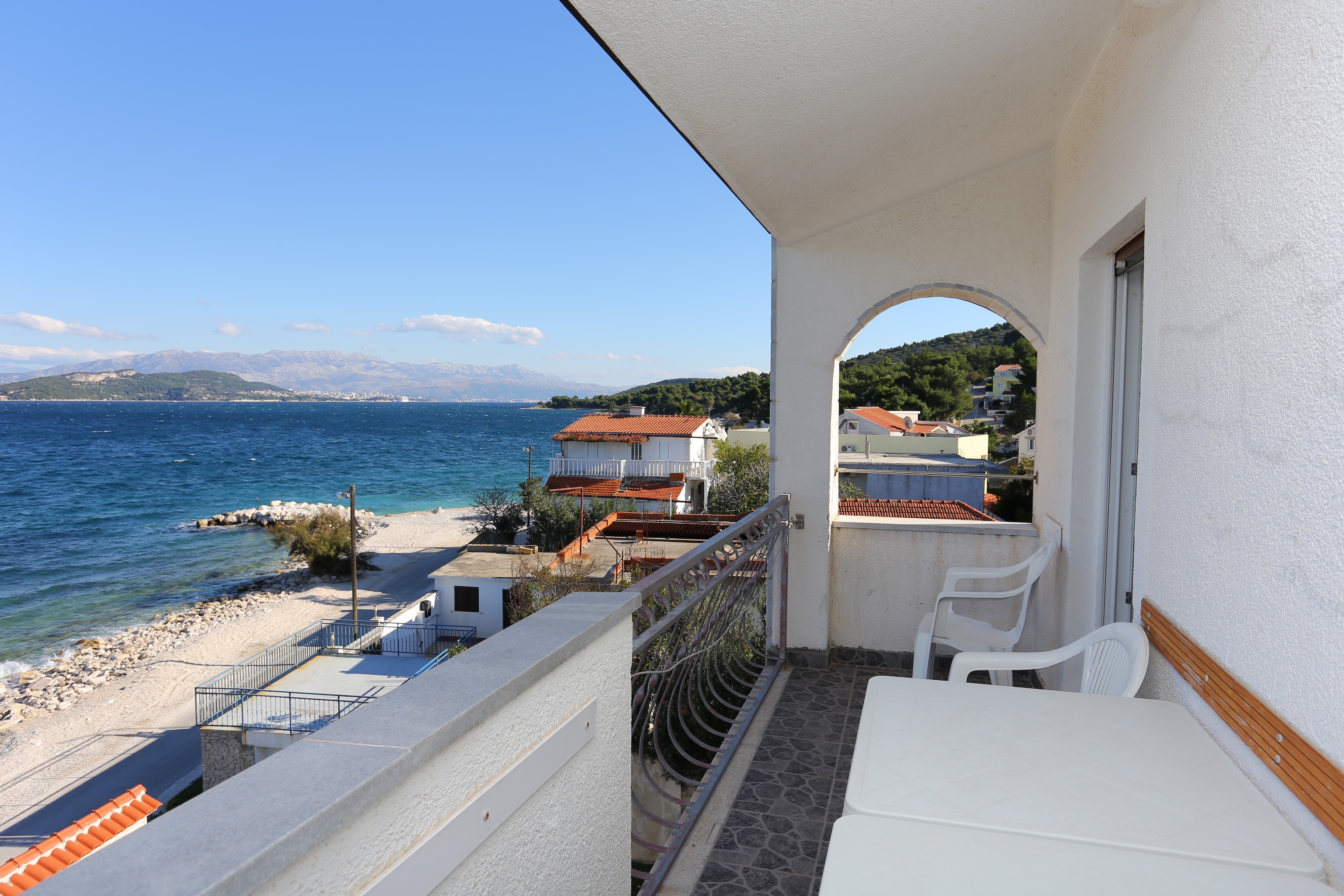 Two bedroom apartment near beach Slatine, Čiovo  A-d