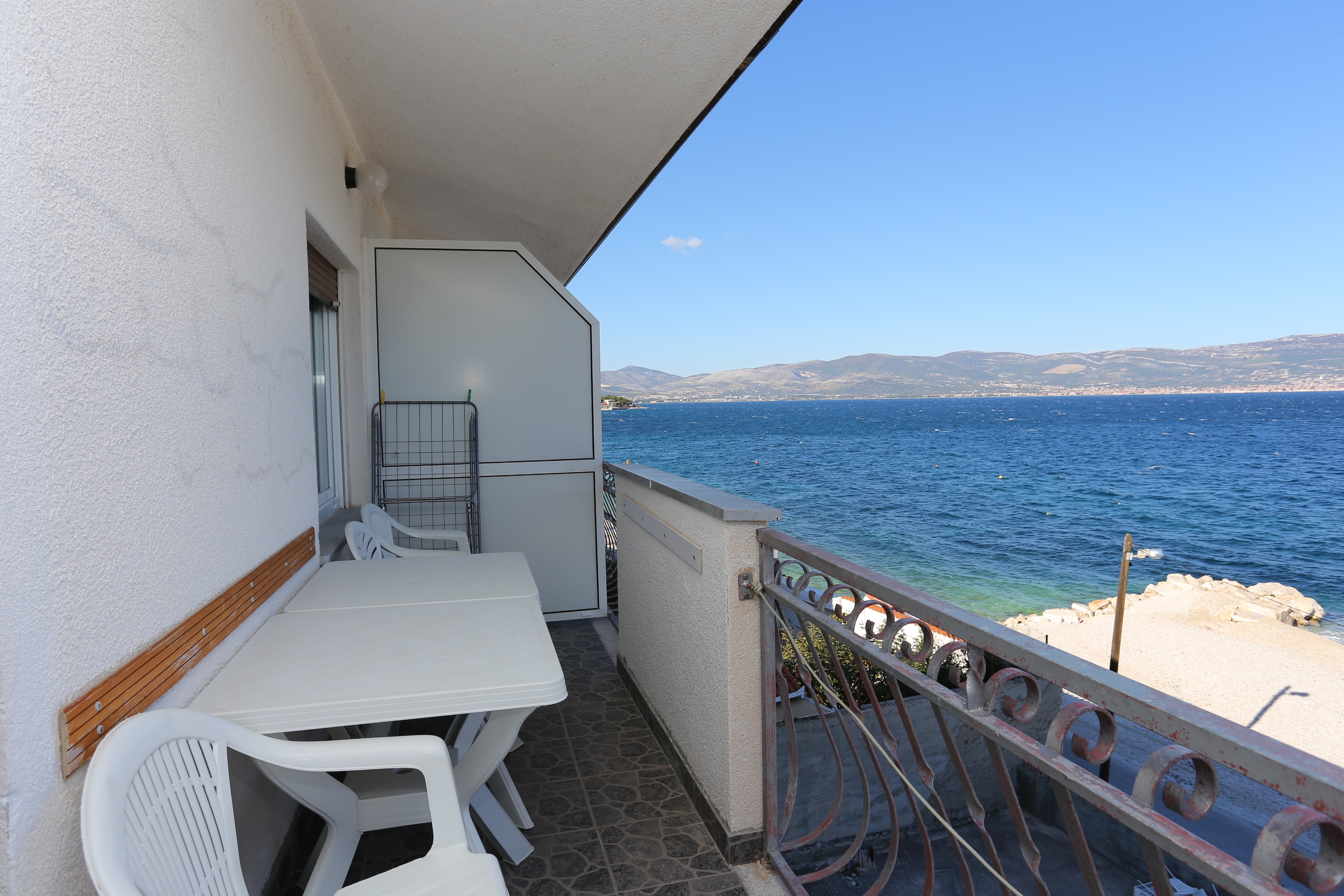 Two bedroom apartment near beach Slatine, Čiovo (A-14541-d)