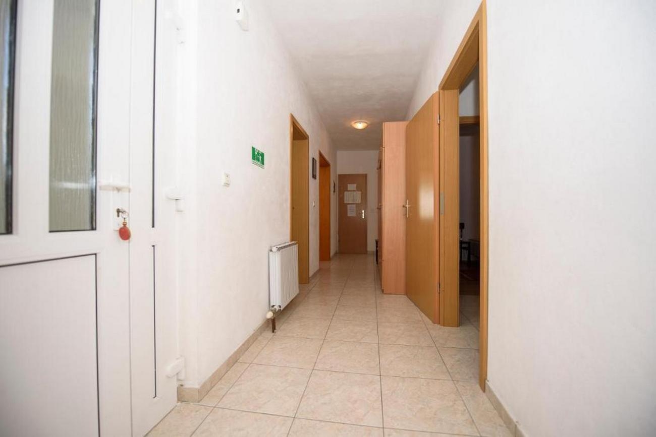 Two bedroom apartment with terrace and sea view Suhi Potok, Omiš  A-a