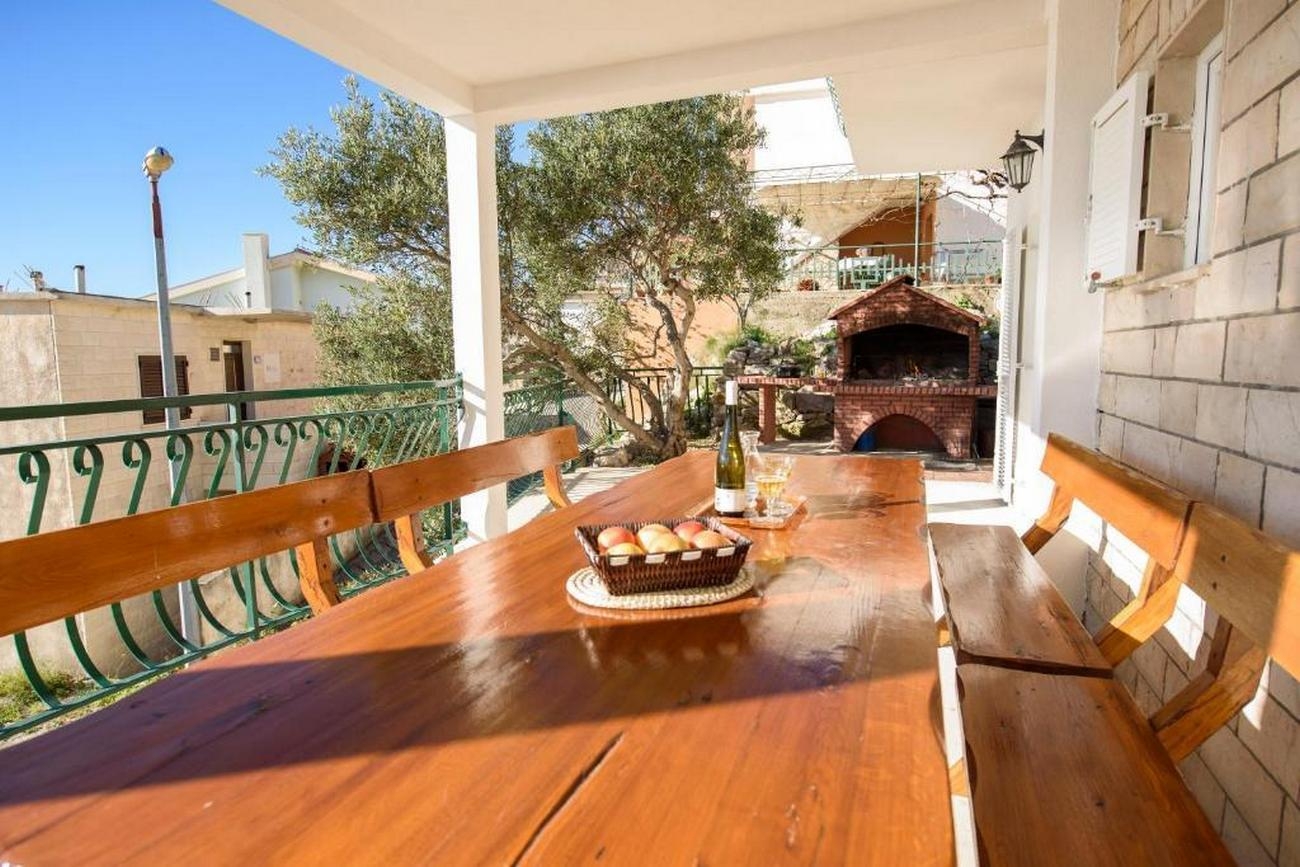 Two bedroom apartment with terrace and sea view Suhi Potok, Omiš  A-a