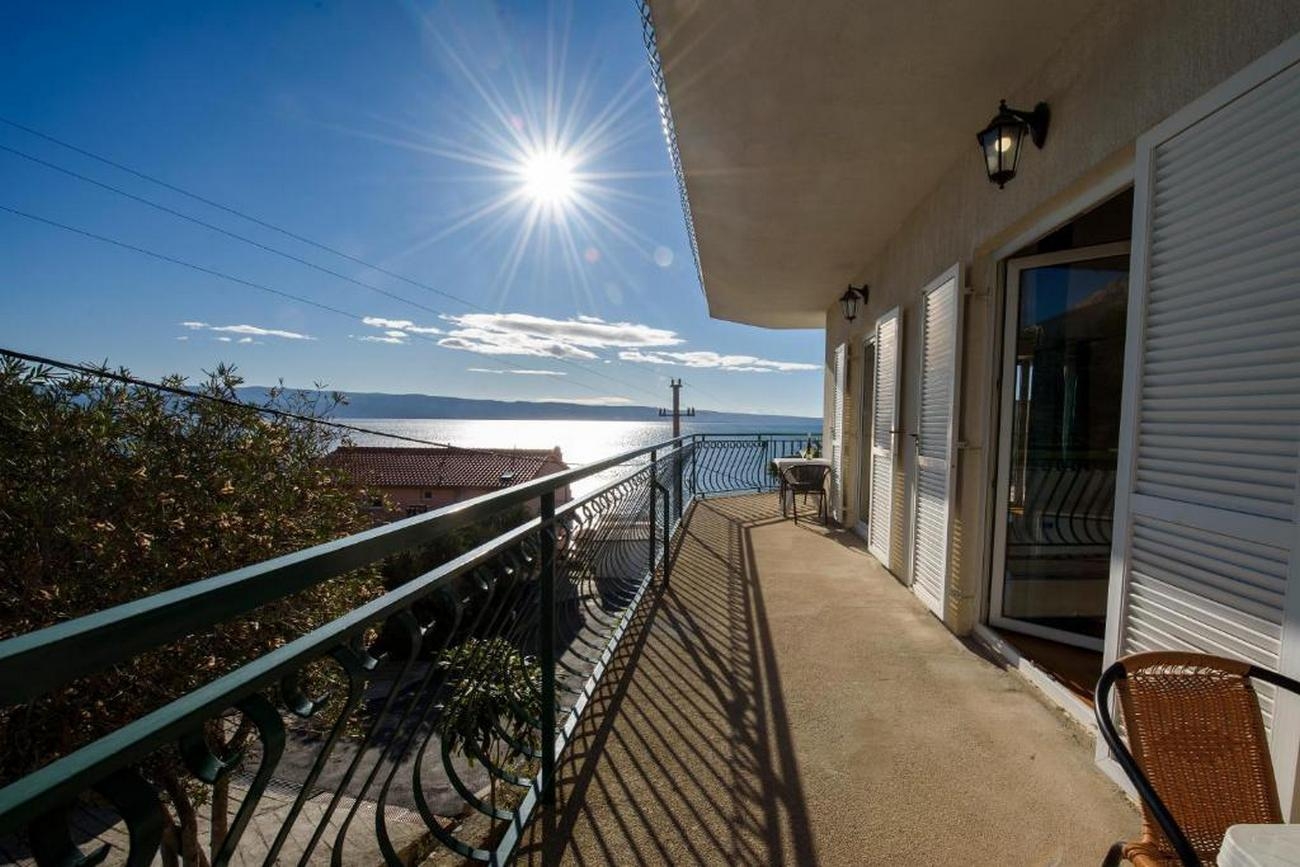 Two bedroom apartment with terrace and sea view Suhi Potok, Omiš  A-a