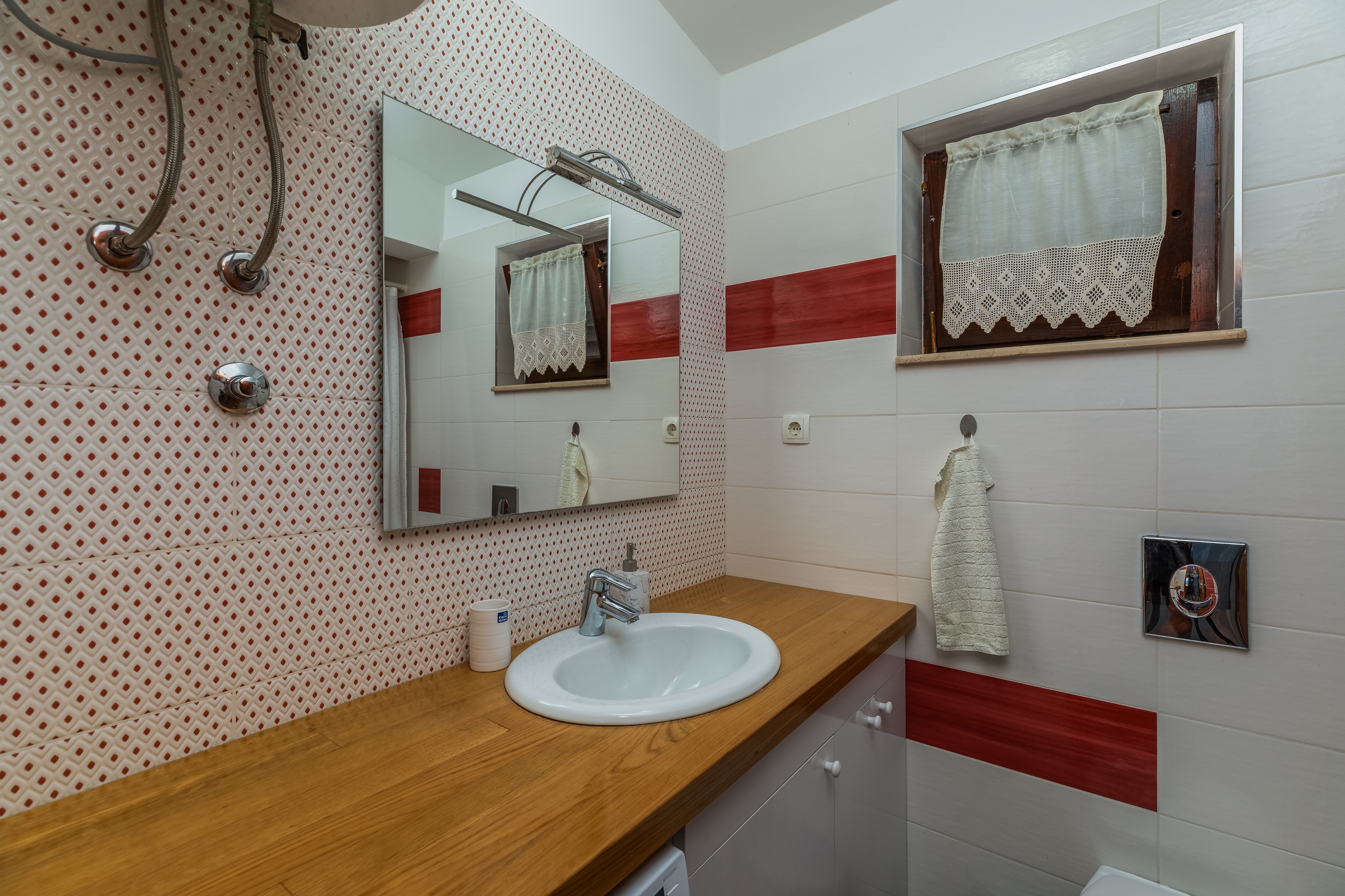Three bedroom apartment with terrace and sea view Duće, Omiš  A-a