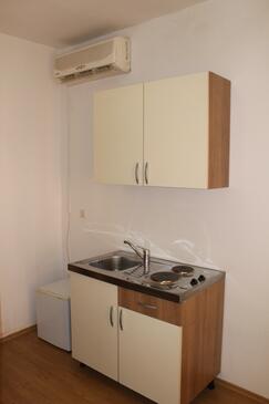Kuhinja Trilj, Kuhinja v nastanitvi vrste studio-apartment, Hišni ljubljenčki dovoljeni in WiFi.