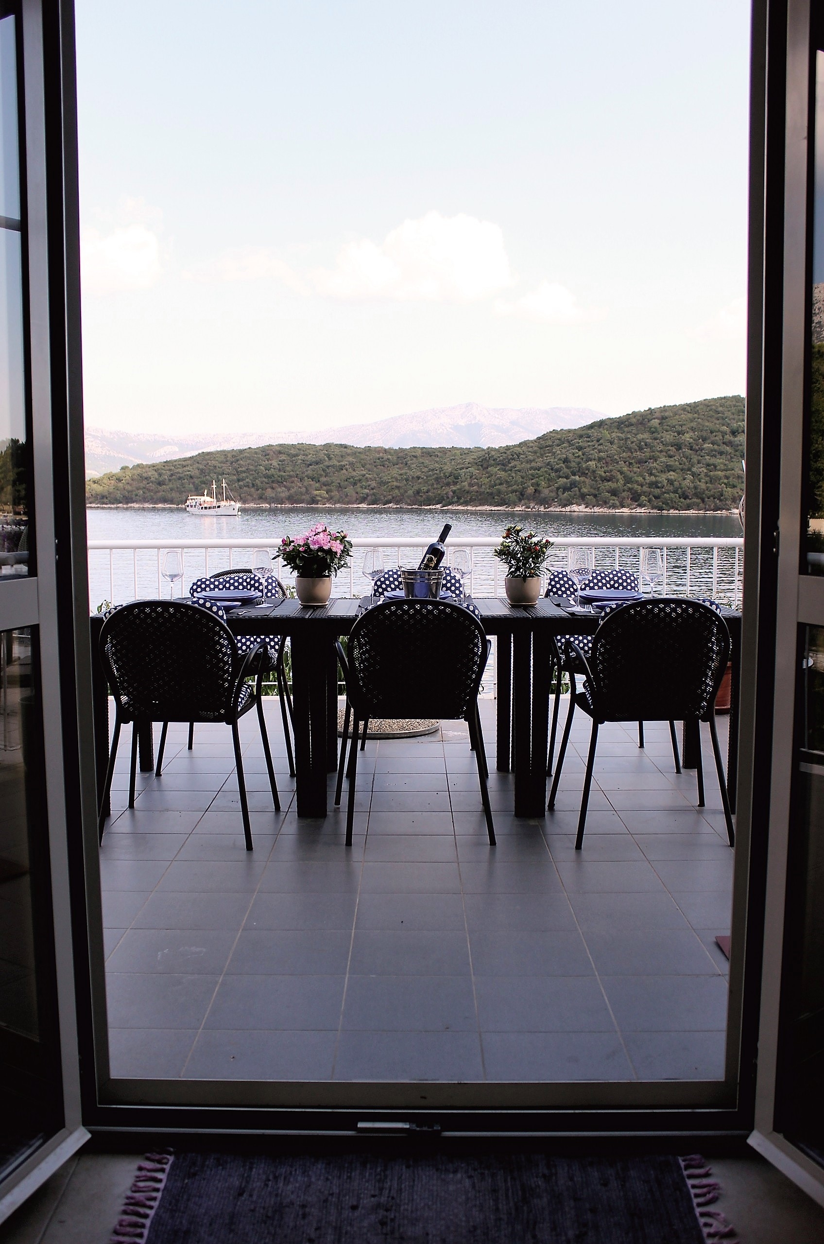Three bedroom apartment near beach Korčula  A-a
