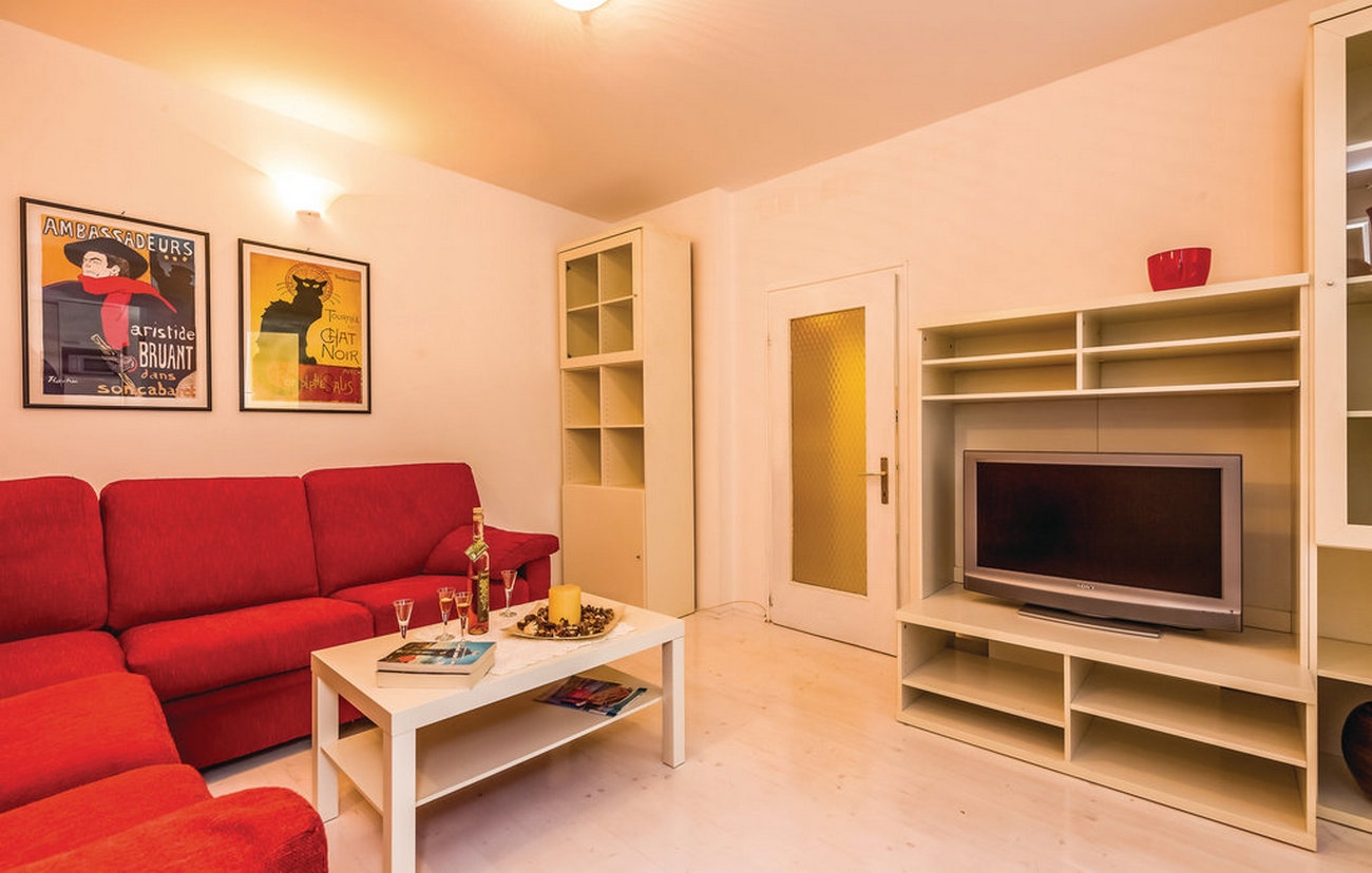 Three bedroom apartment with terrace Crikvenica (A-14631-a)