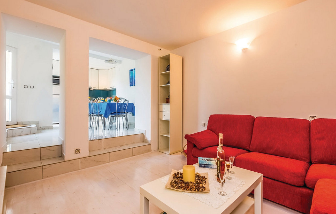 Three bedroom apartment with terrace Crikvenica (A-14631-a) Three bedroom apartment with terrace Crikvenica (A-14631-a)
