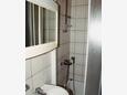 Ванная комната Lumbarda, Ванная комната в размещении типа studio-apartment, Домашние животные допускаются и WiFi.