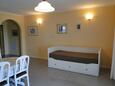 Zambratija, Obývací pokoj 1 v ubytování typu house, s klimatizací a WiFi.