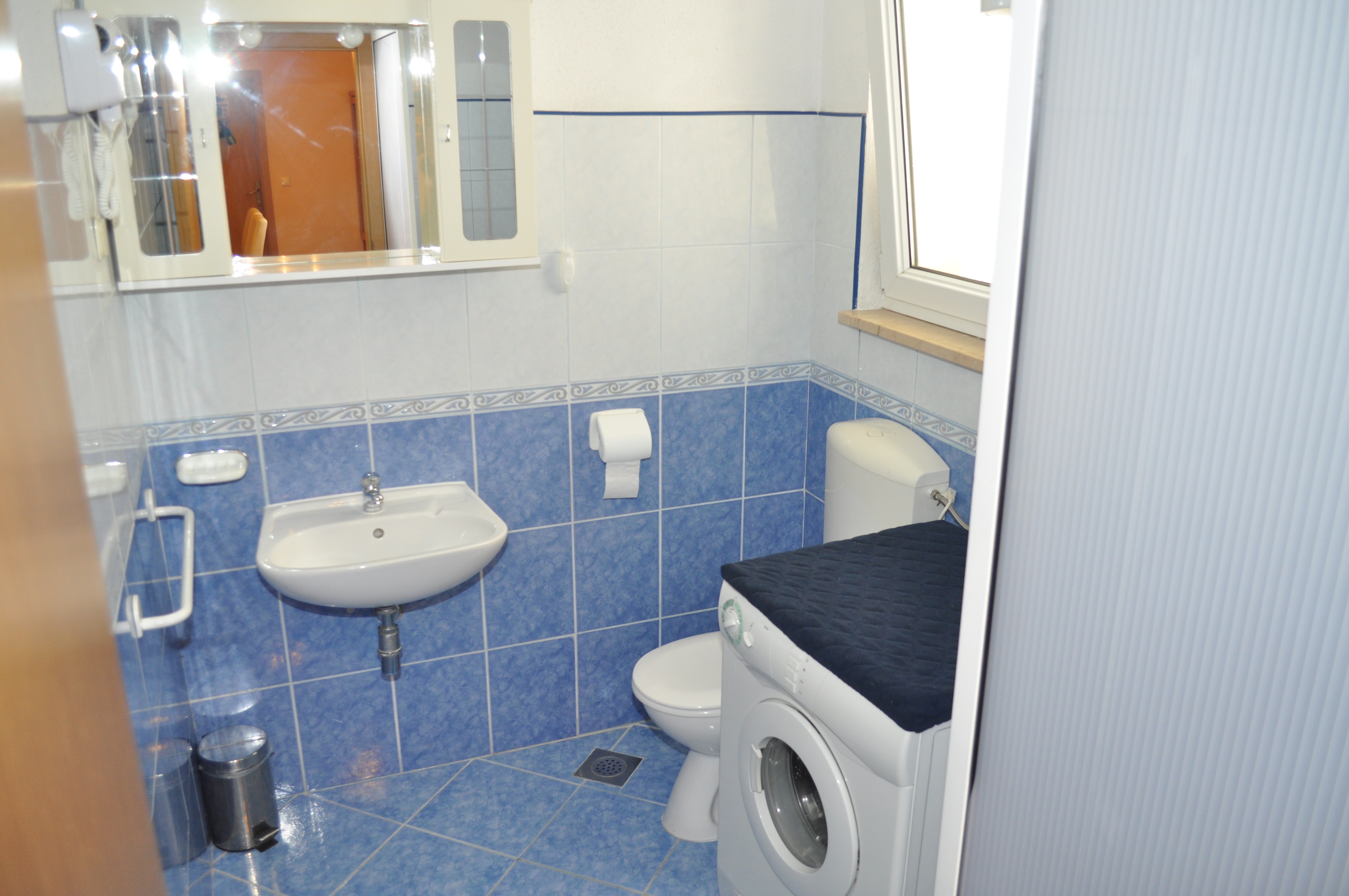 Two bedroom apartment with balcony and sea view Makarska  A-a