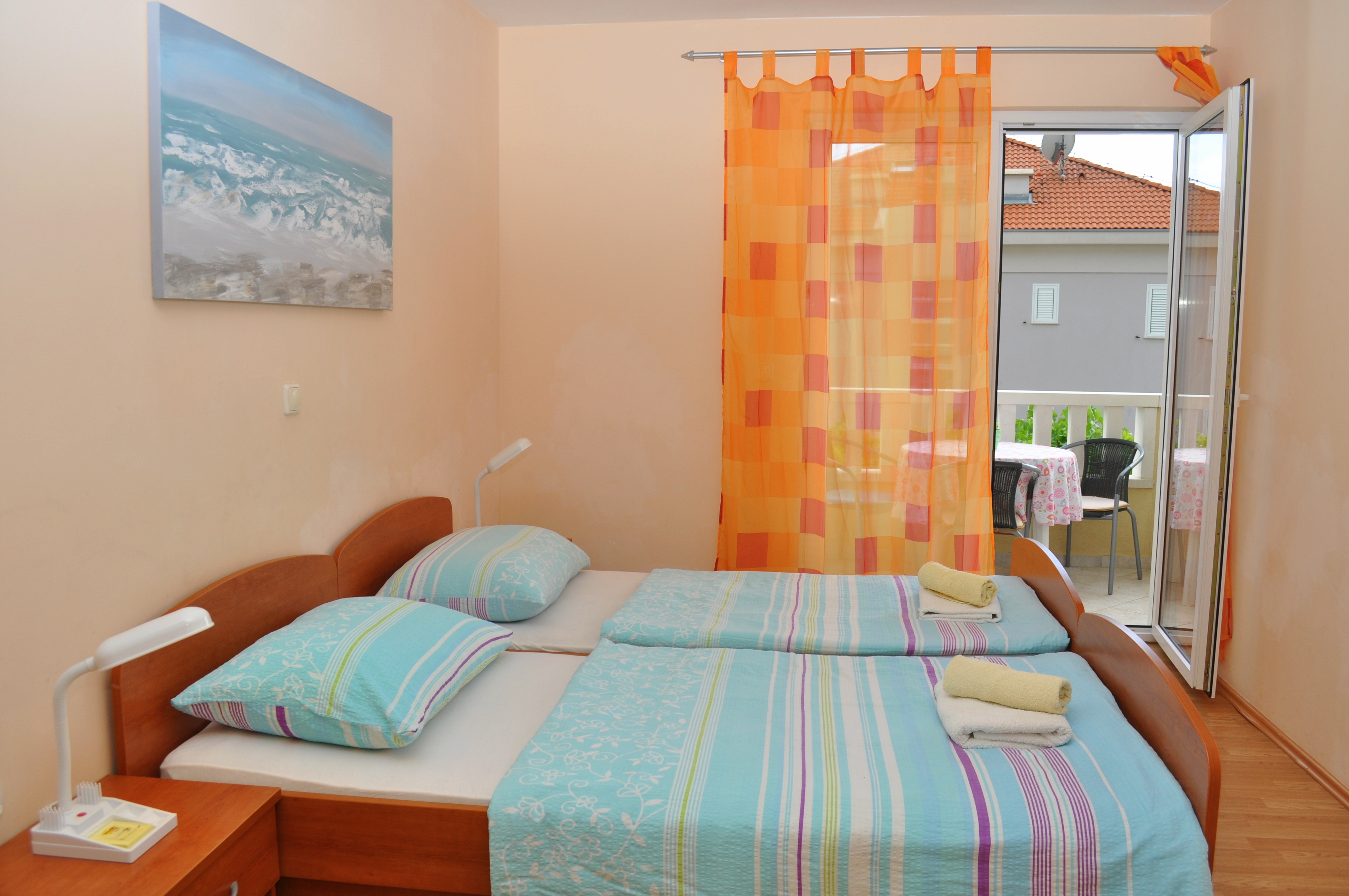 Two bedroom apartment with balcony and sea view Makarska (A-14667-a) Two bedroom apartment with balcony and sea view Makarska (A-14667-a)
