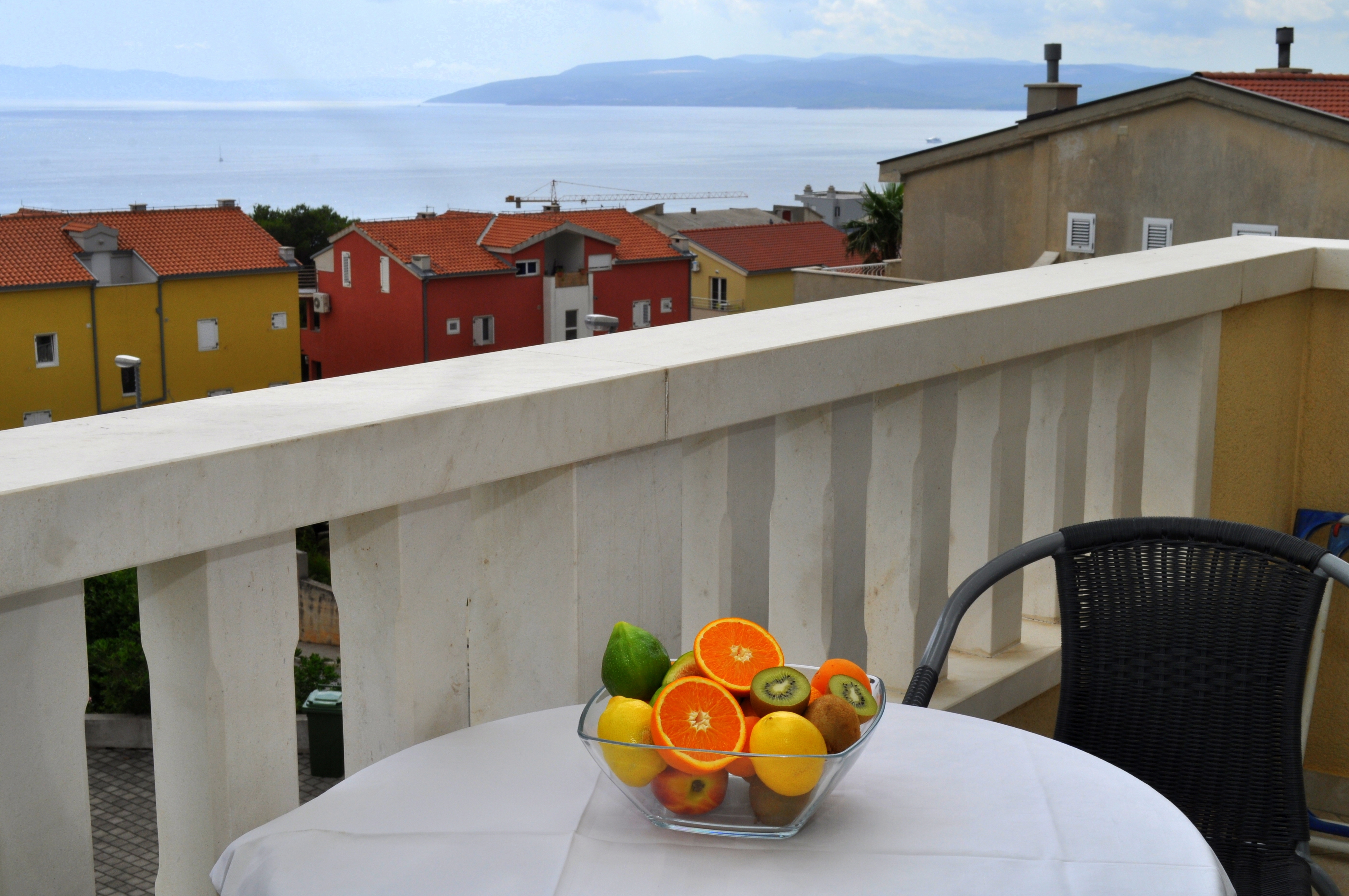 Studio flat with balcony and sea view Makarska  AS-c