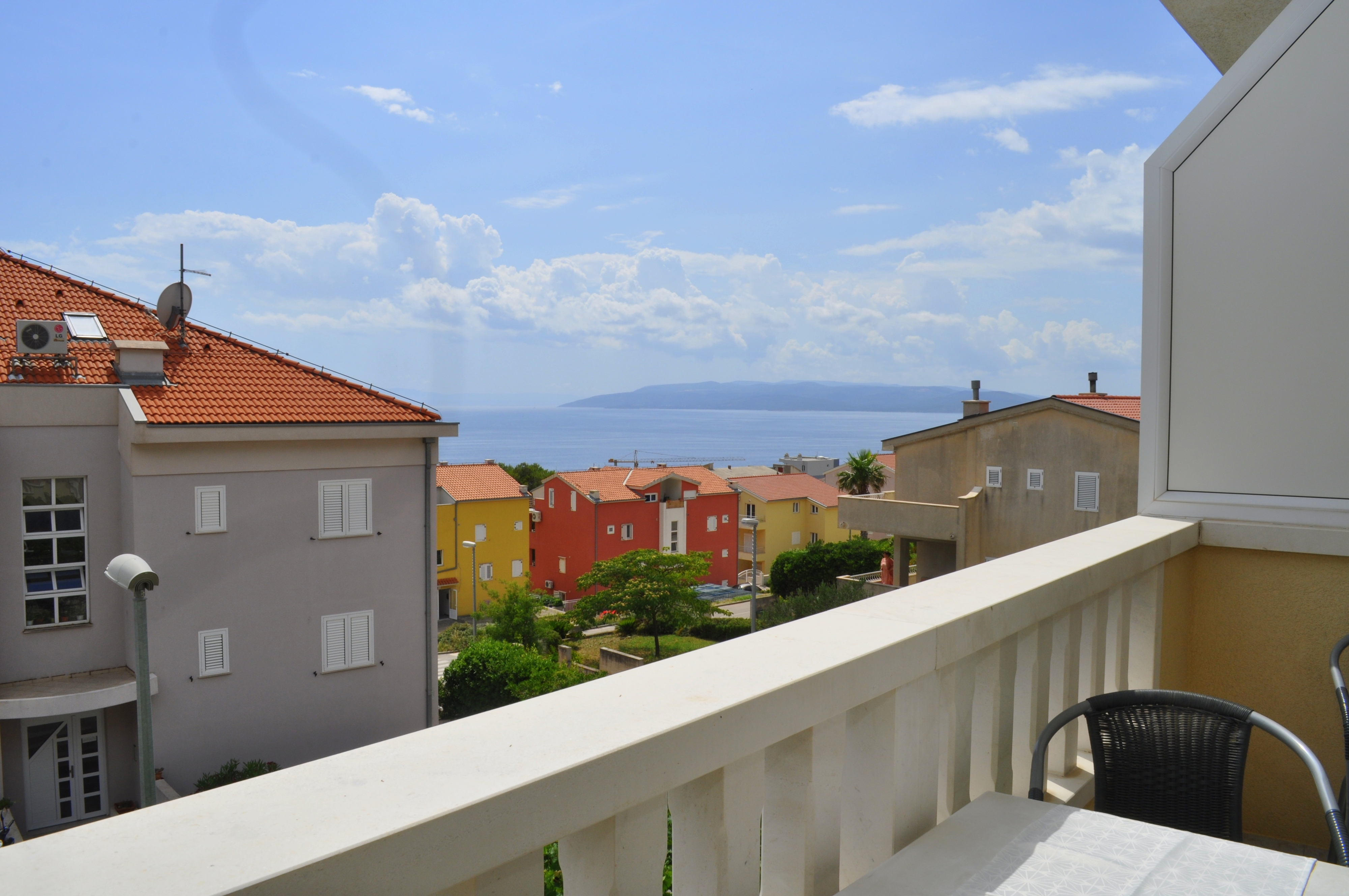 Studio flat with balcony and sea view Makarska  AS-d