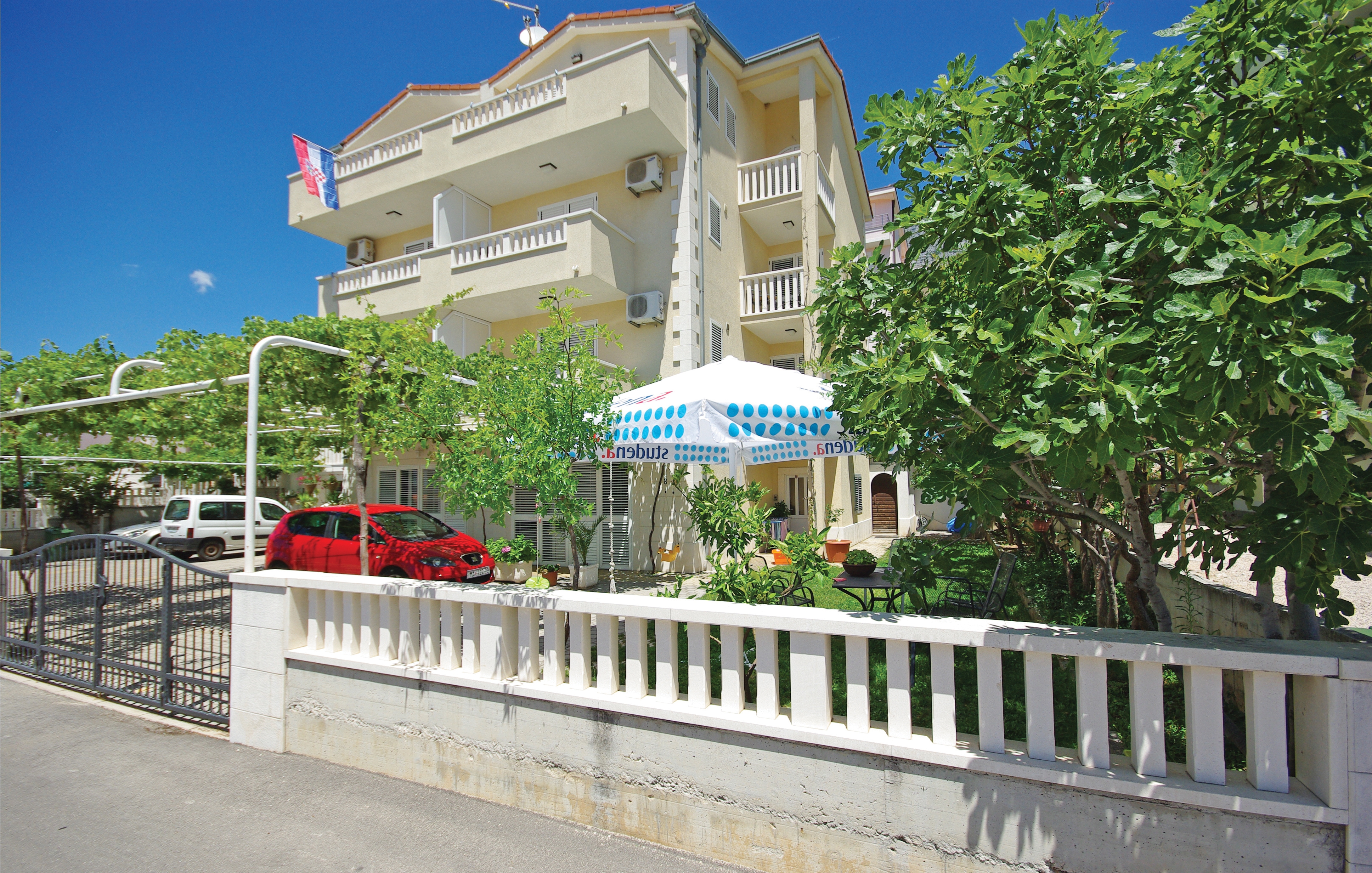Studio flat with balcony and sea view Makarska (AS-14667-a) Studio flat with balcony and sea view Makarska (AS-14667-a)