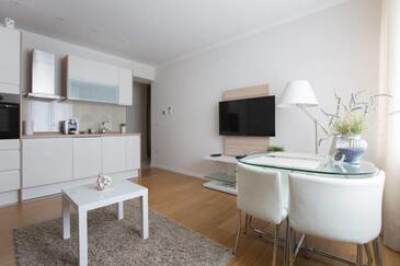 Zagreb, Sala de estar in the apartment, air condition available y WiFi.