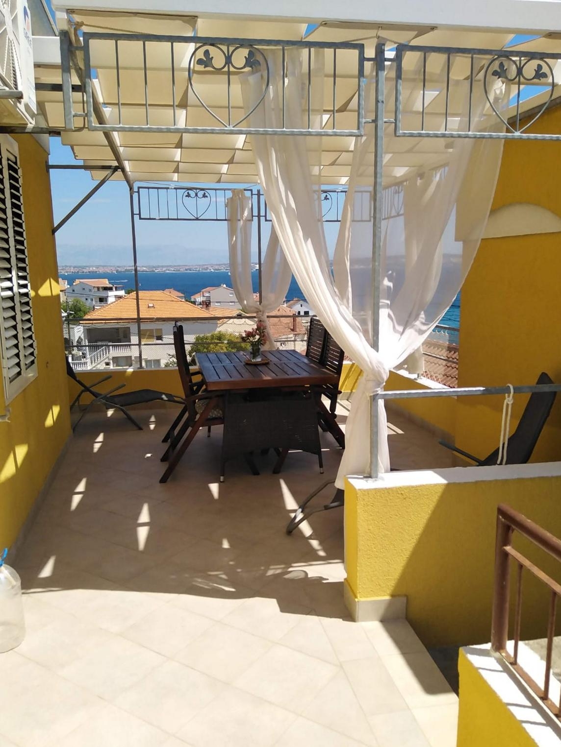 Two bedroom apartment with terrace and sea view Kali, Ugljan  A-a