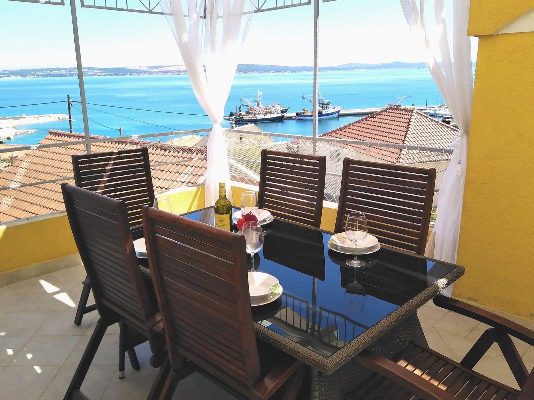 Two bedroom apartment with terrace and sea view Kali, Ugljan  A-a