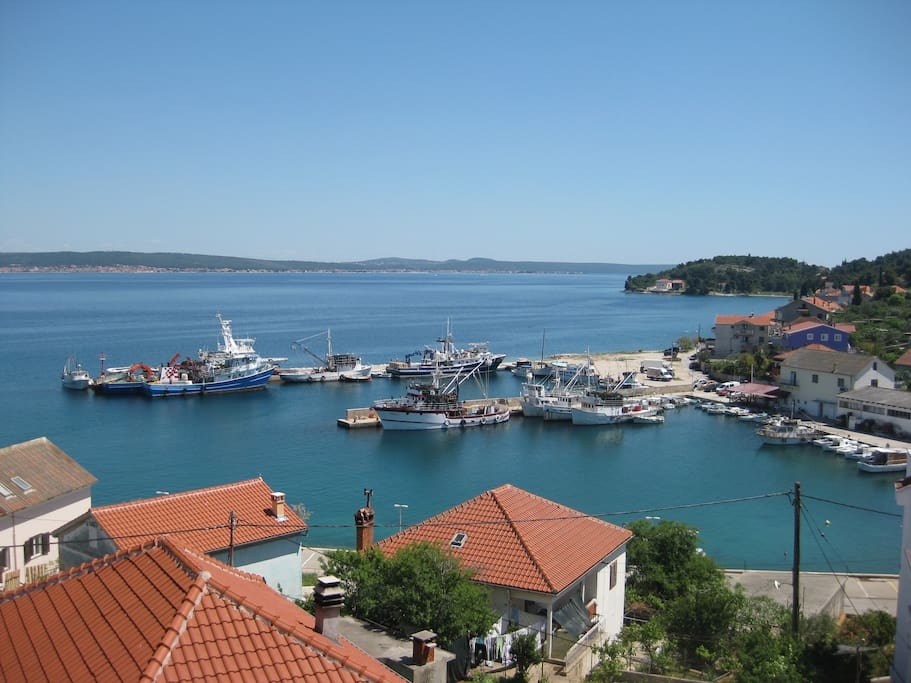 Two bedroom apartment with terrace and sea view Kali, Ugljan  A-a