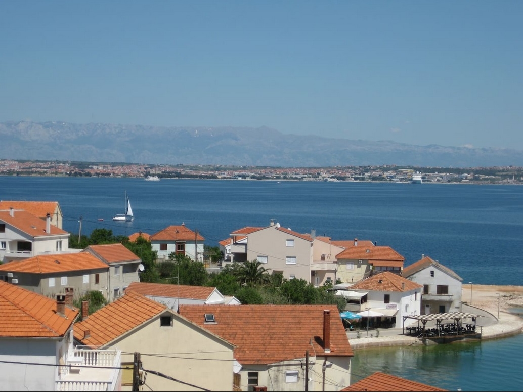 Two bedroom apartment with terrace and sea view Kali, Ugljan  A-a