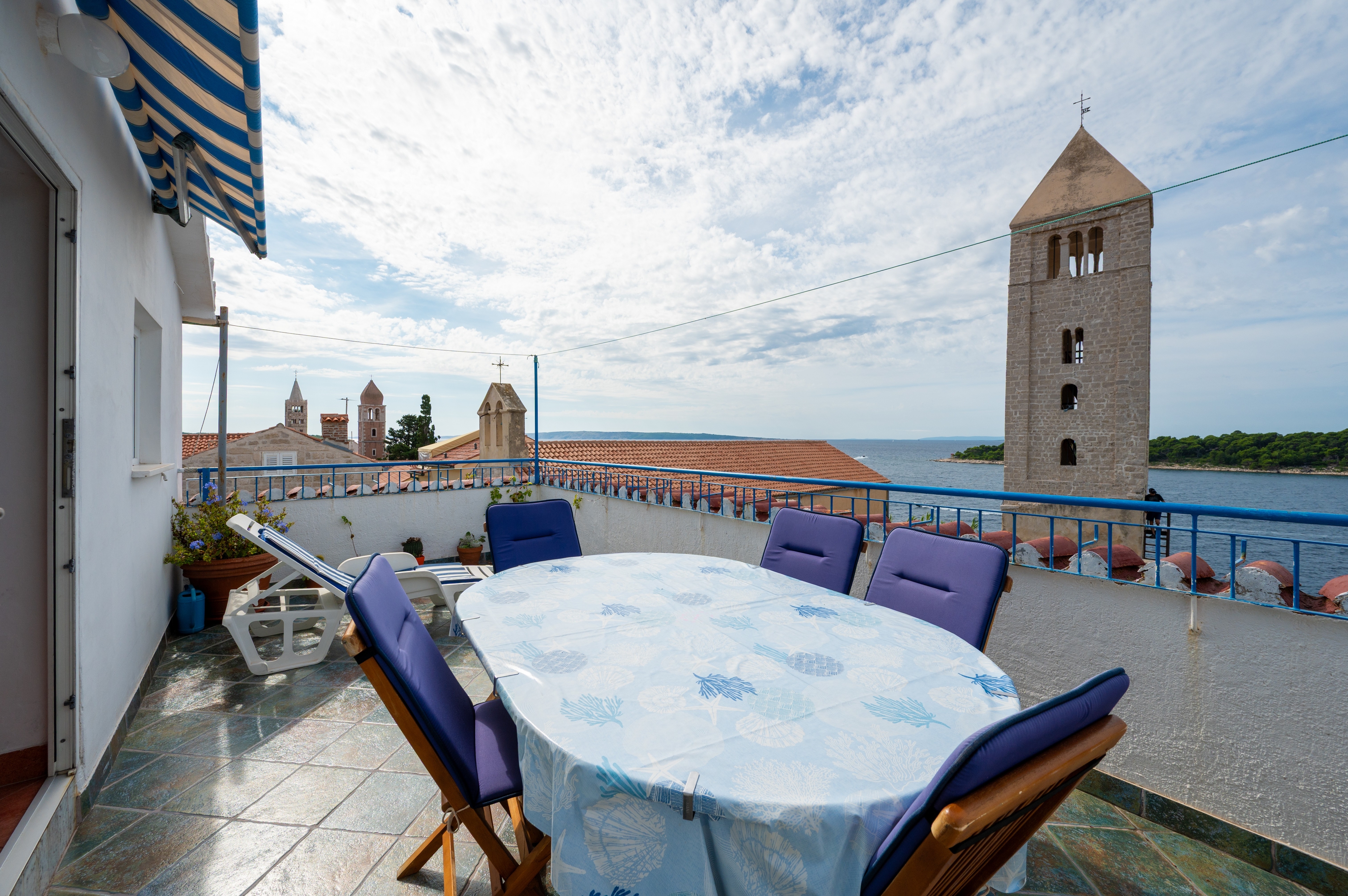 Four bedroom house with terrace and sea view Rab  K