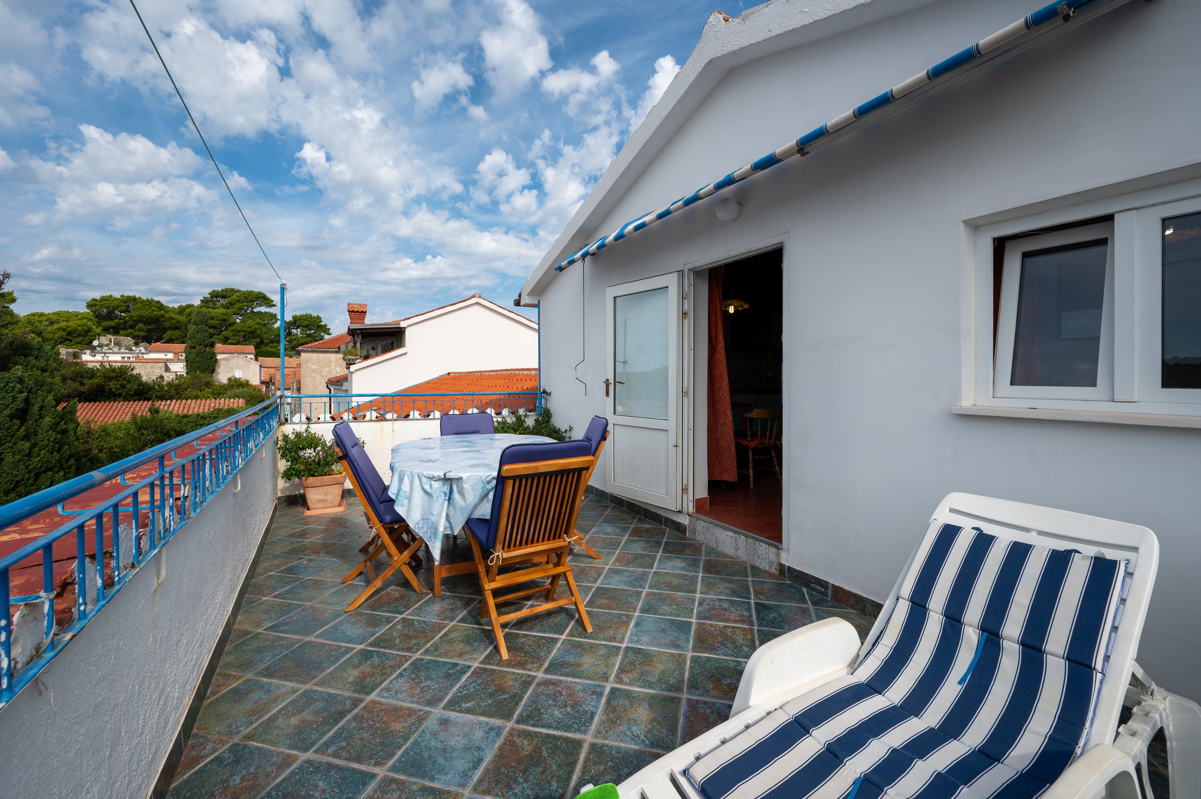 Four bedroom house with terrace and sea view Rab  K