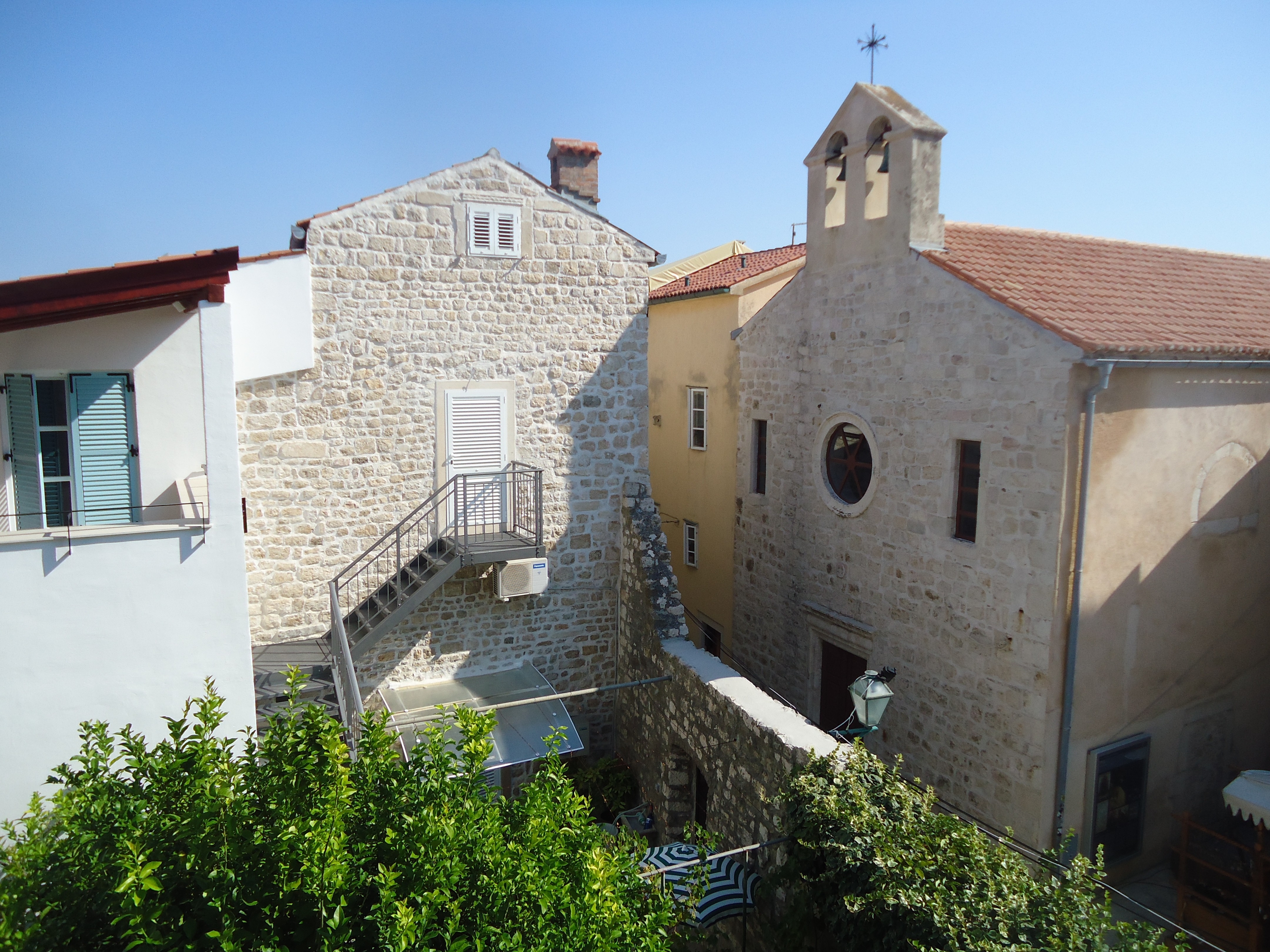 Four bedroom house with terrace and sea view Rab  K