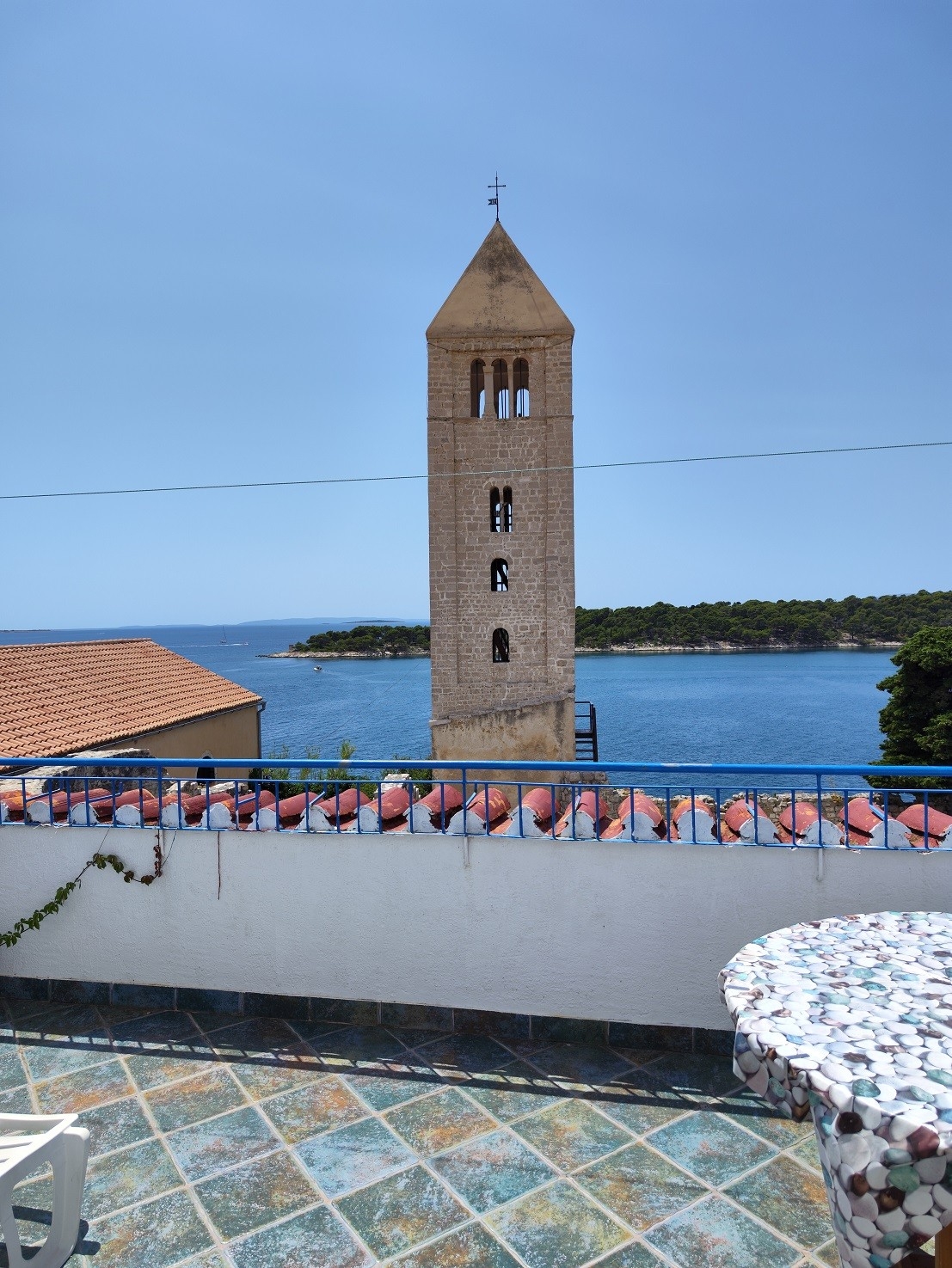 Four bedroom house with terrace and sea view Rab  K