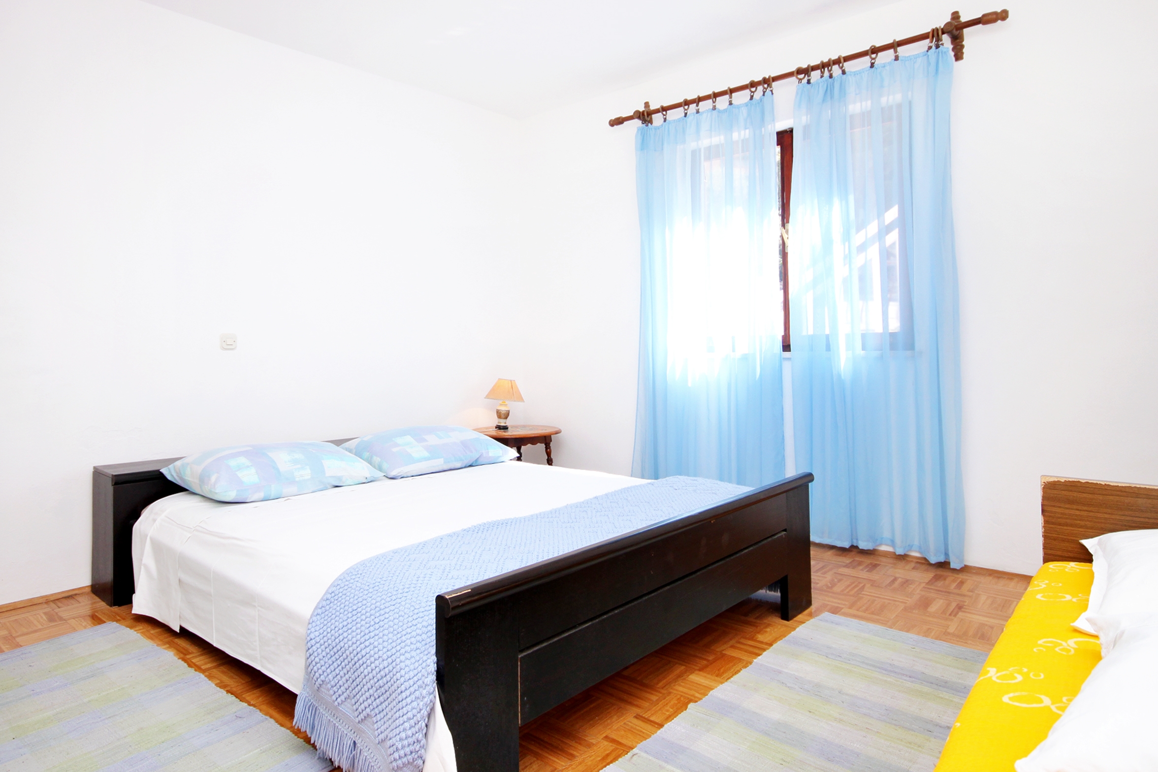 Three bedroom apartment near beach Brna, Korčula  A-a