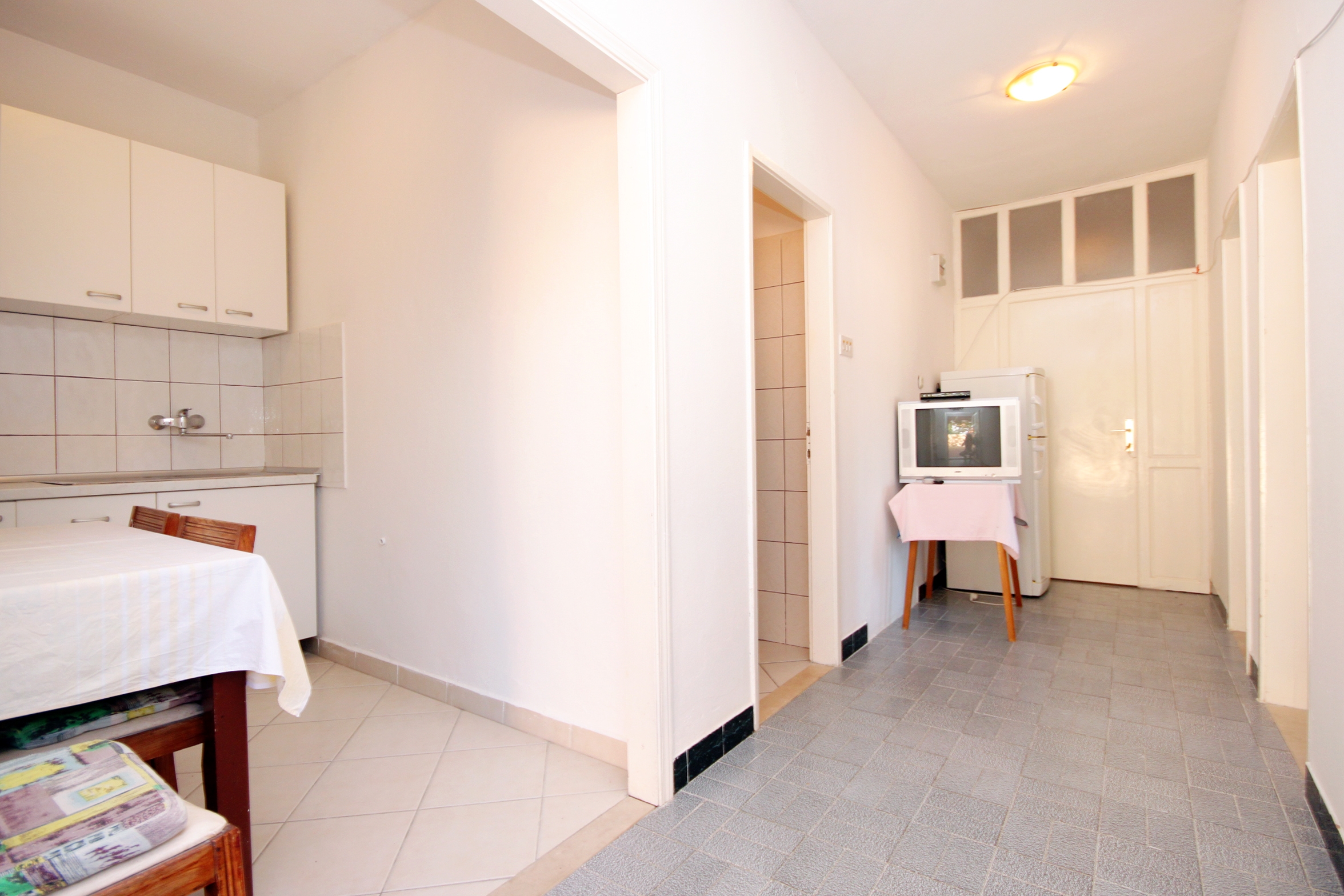 Three bedroom apartment near beach Brna, Korčula  A-f