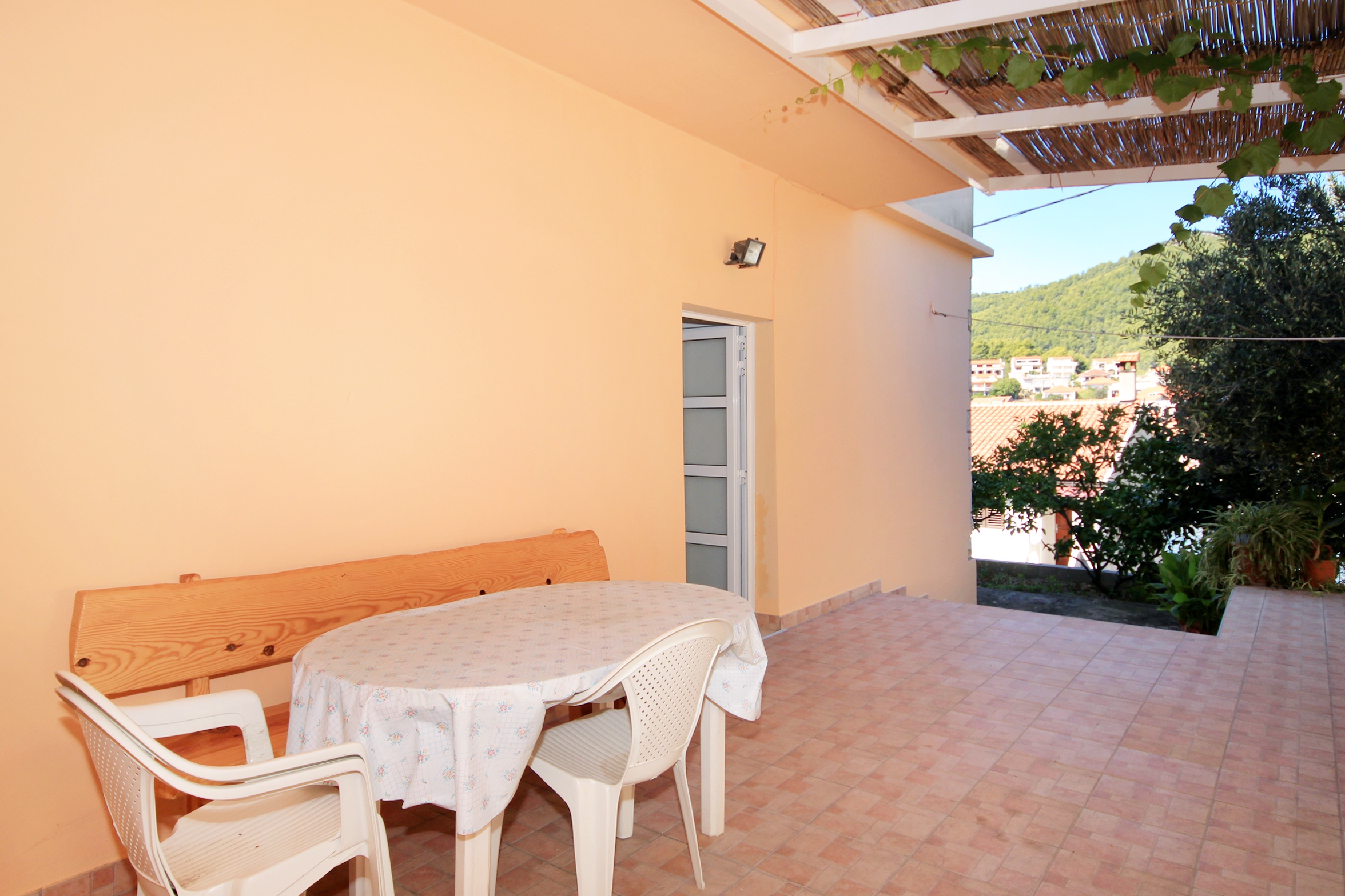Three bedroom apartment near beach Brna, Korčula  A-f