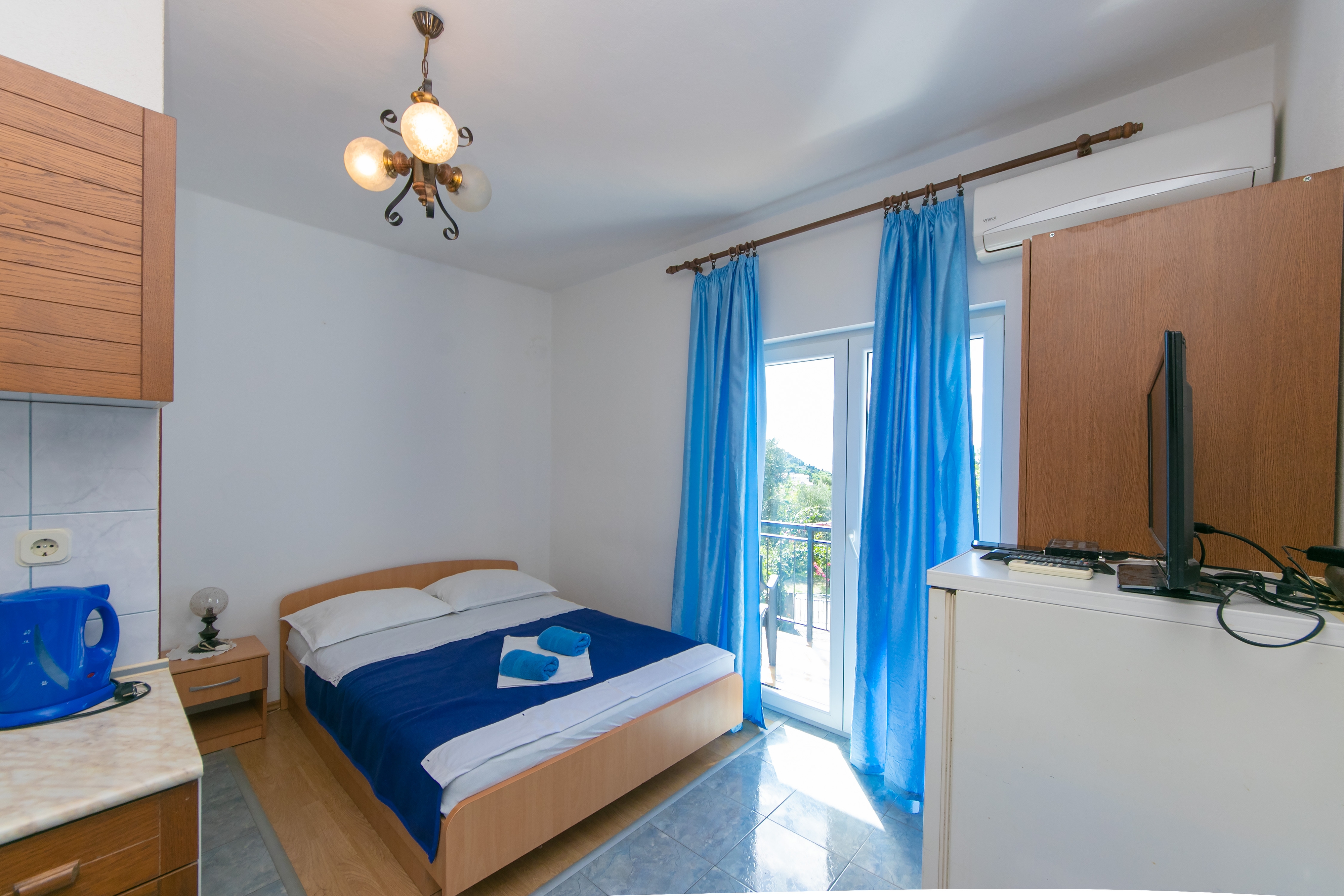 Studio flat with balcony and sea view Gradac, Makarska (AS-14708-b)