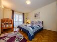 Spavaća soba 1 Kaštel Štafilić, Spavaća soba 1 u smještaju tipa apartment, WiFi.