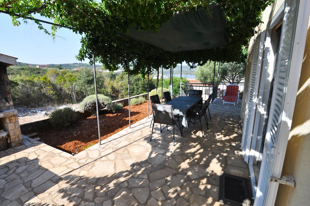 Three bedroom apartment with terrace and sea view Nečujam, Šolta  A-a