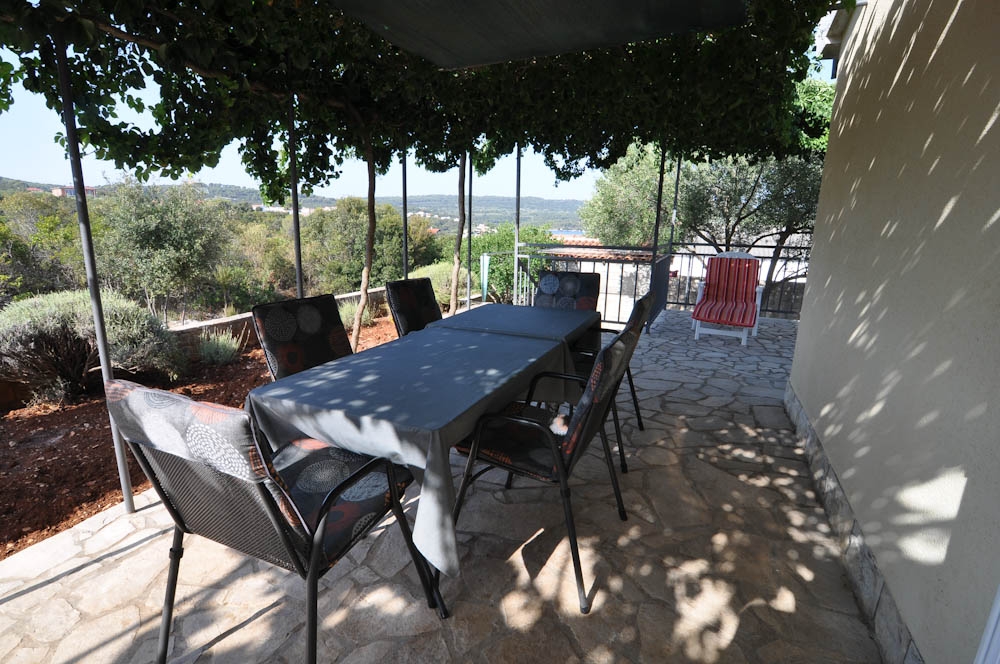 Trosoben apartma S teraso in pogledom na morje Nečujam, Šolta  A-a