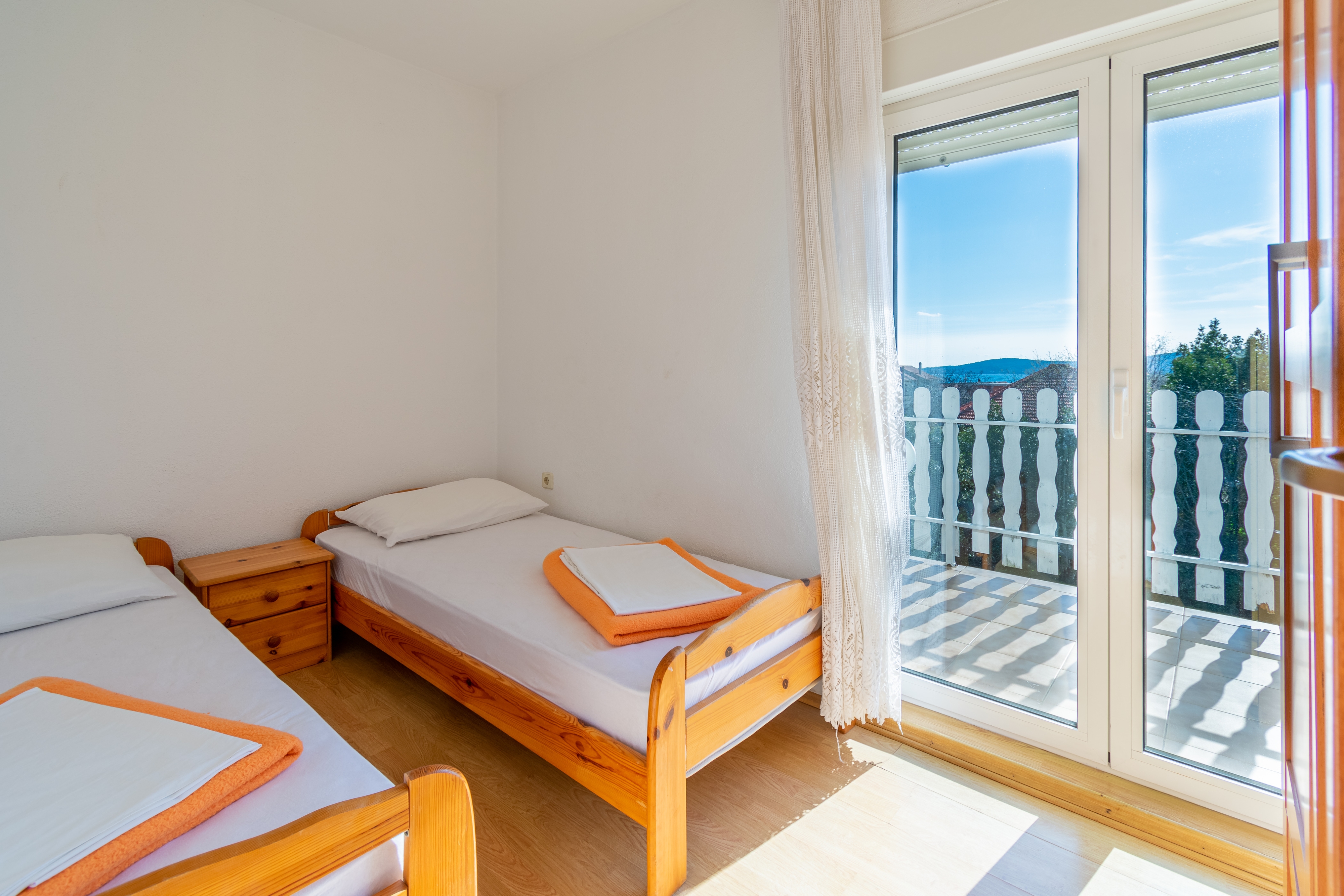 Two bedroom apartment with terrace and sea view Bibinje, Zadar  A-a