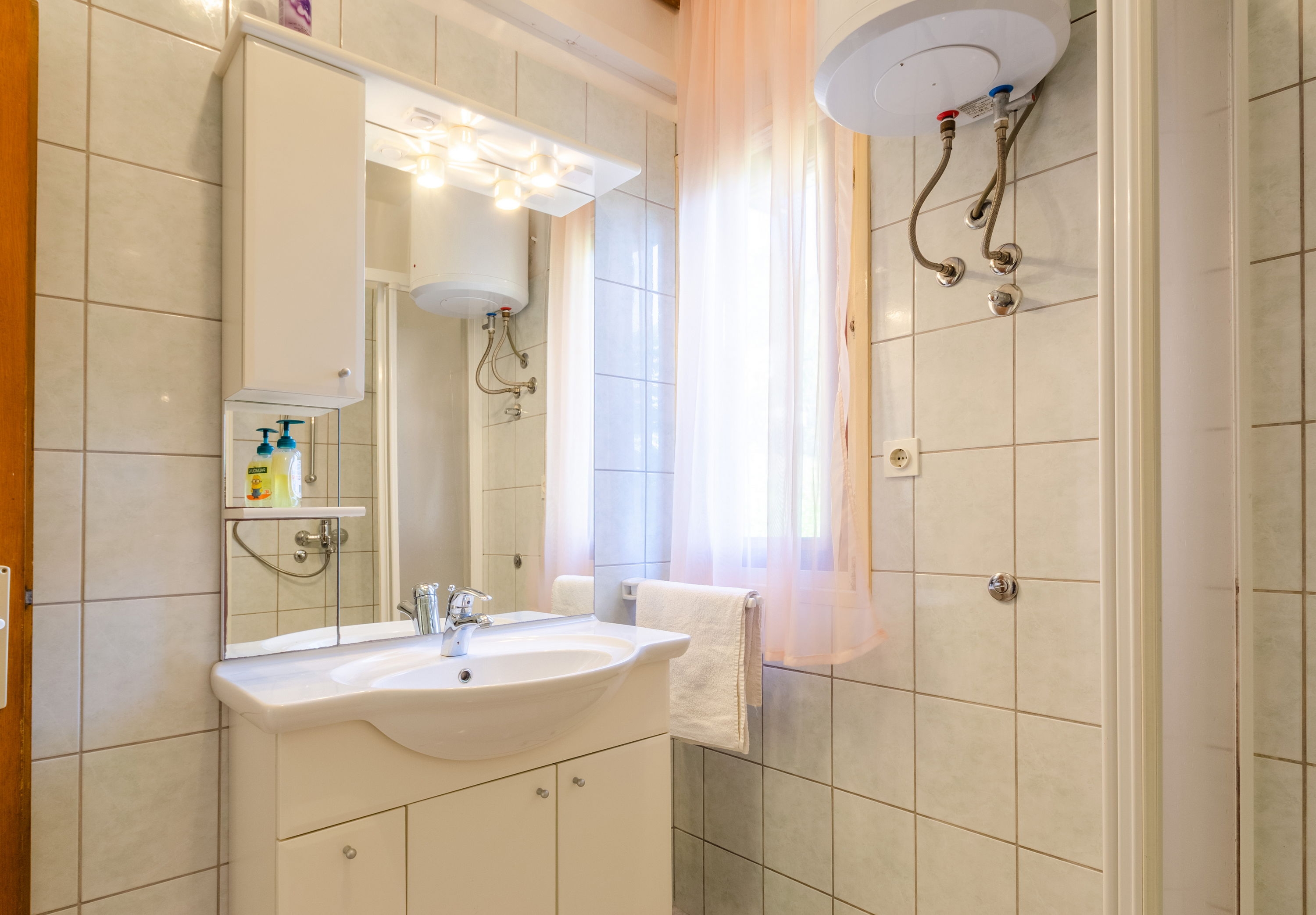 Four bedroom house near beach Karbuni, Korčula  K