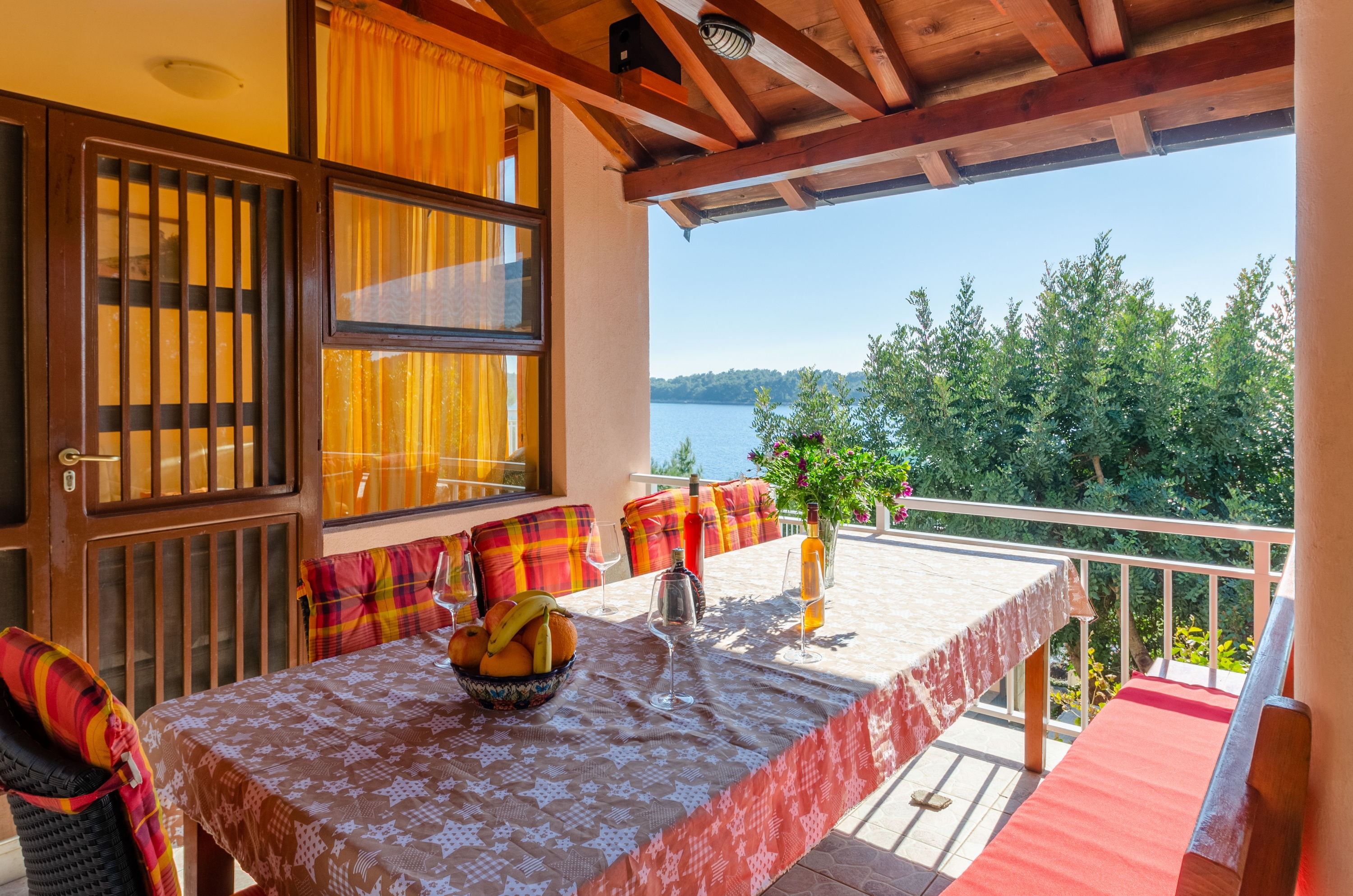 Four bedroom house near beach Karbuni, Korčula  K