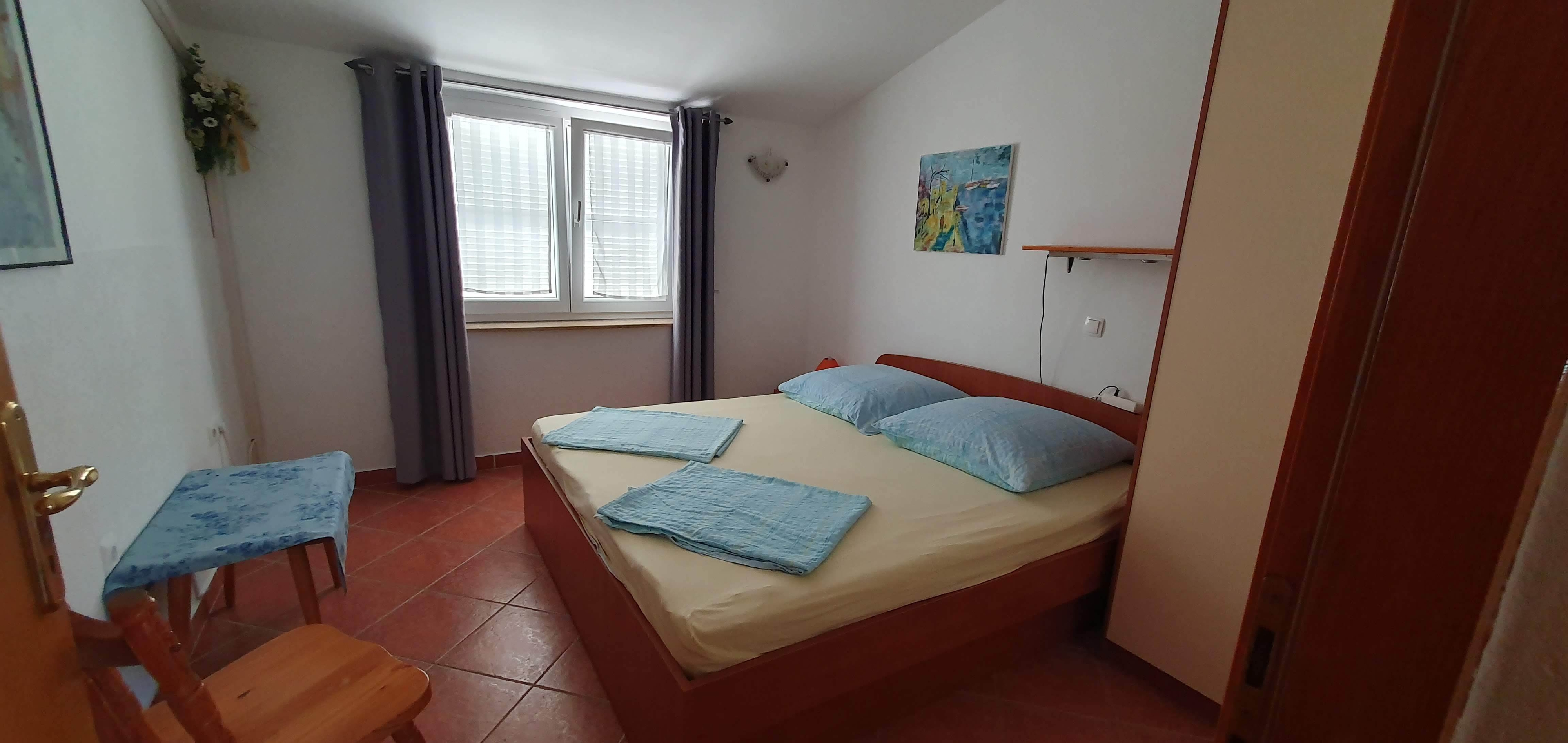 Two bedroom apartment with terrace and sea view Rab  A-a