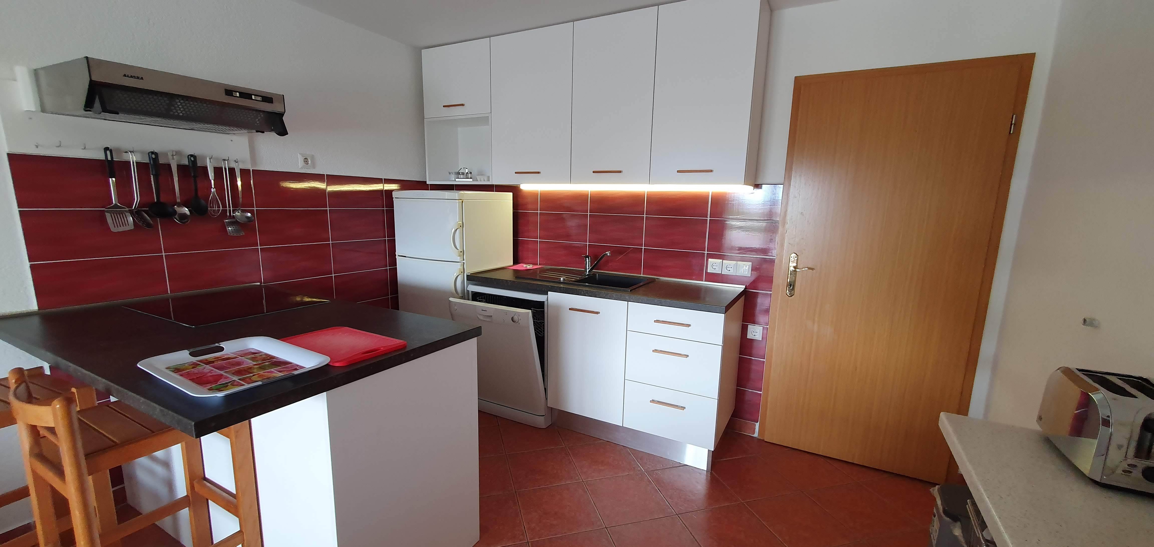 Two bedroom apartment with terrace Rab  A-b