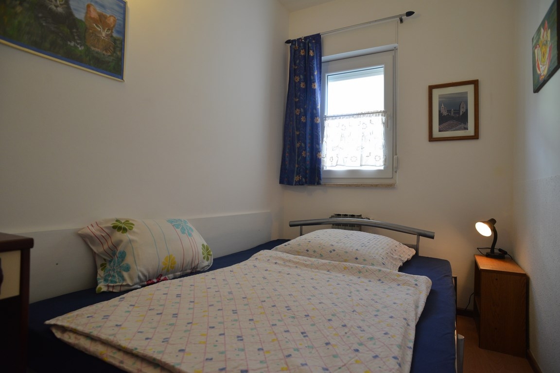 Two bedroom apartment with balcony Rab  A-d