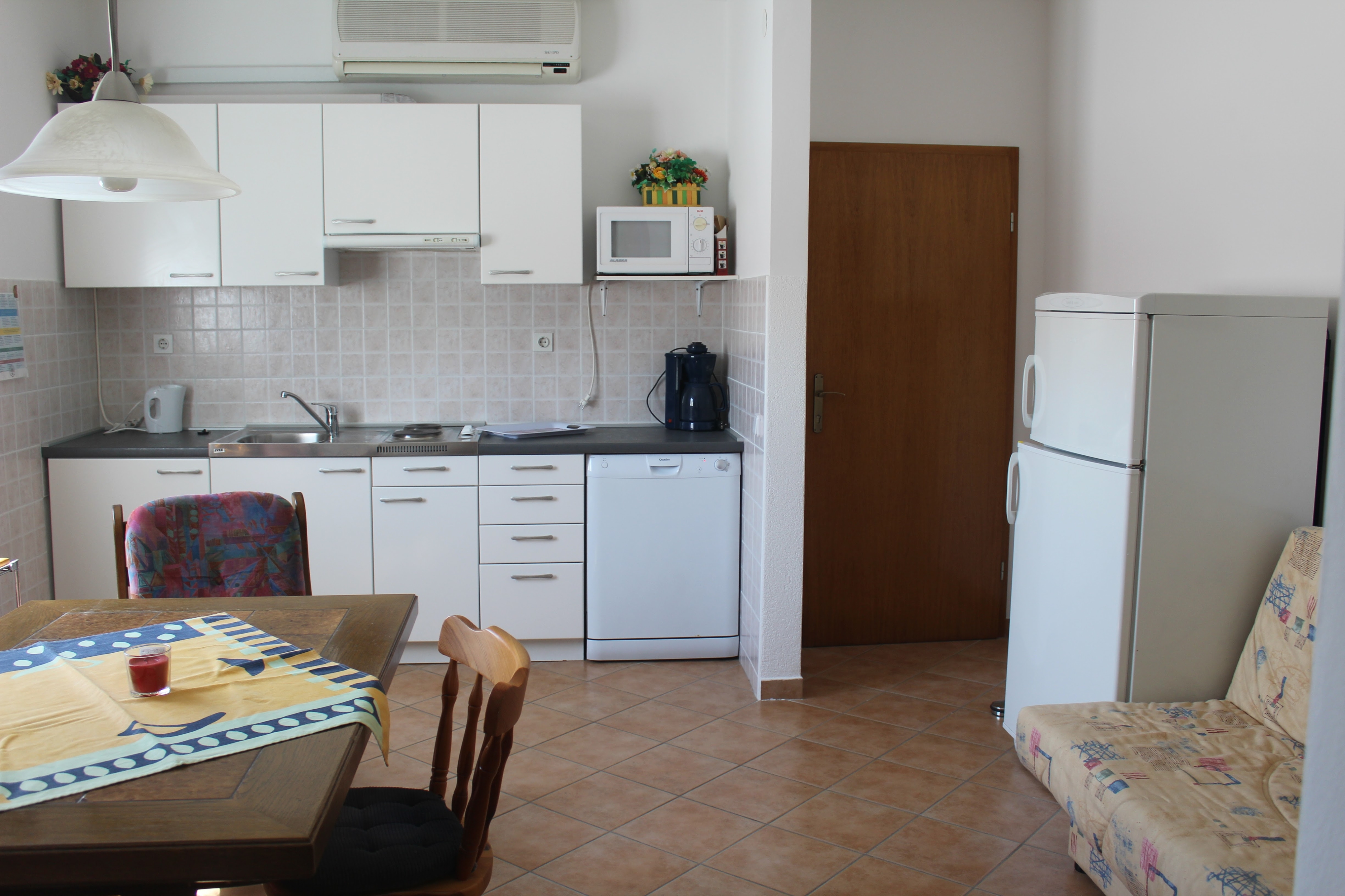 Two bedroom apartment with balcony Rab  A-d