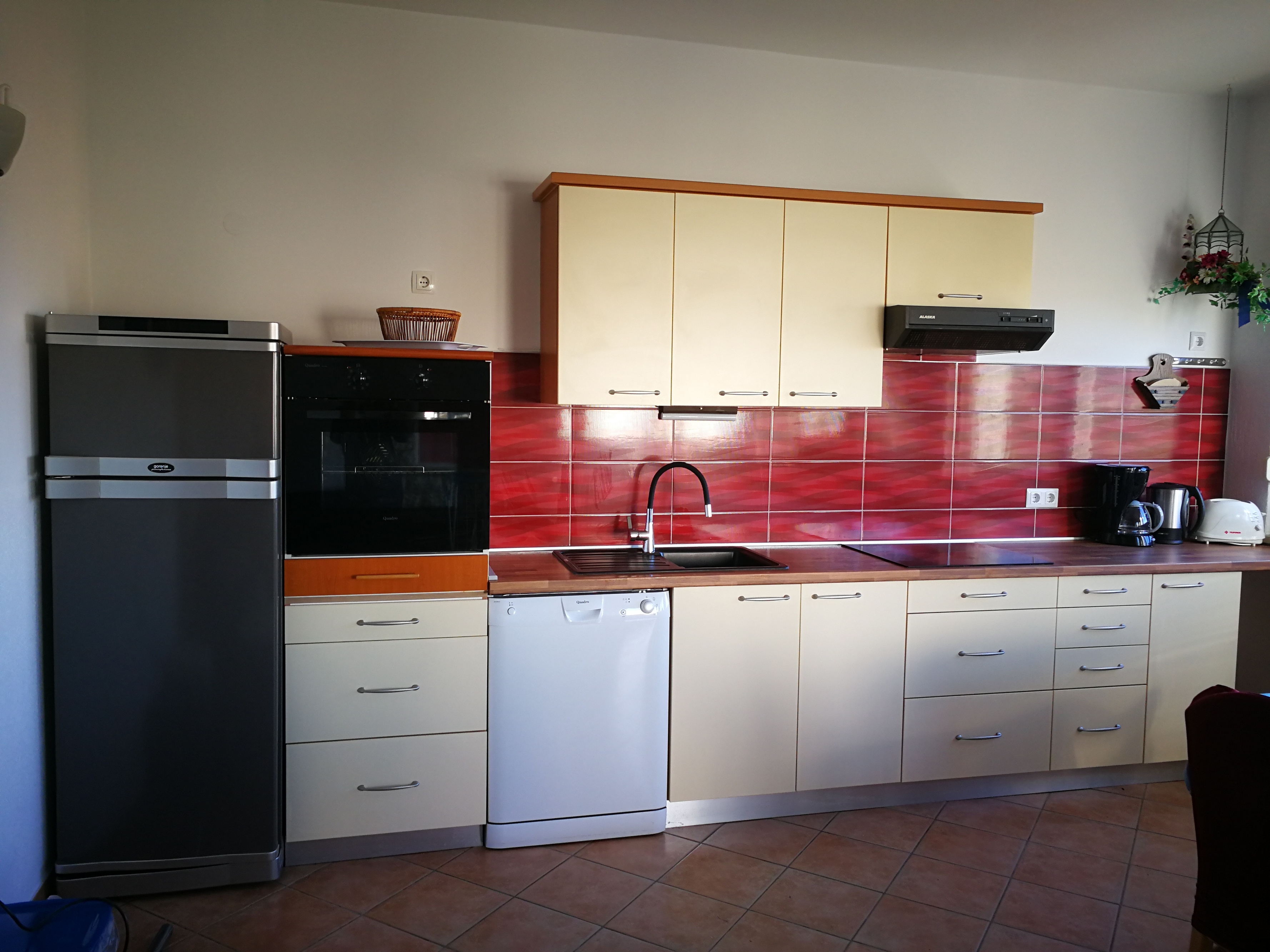 Two bedroom apartment with terrace and sea view Rab  A-e