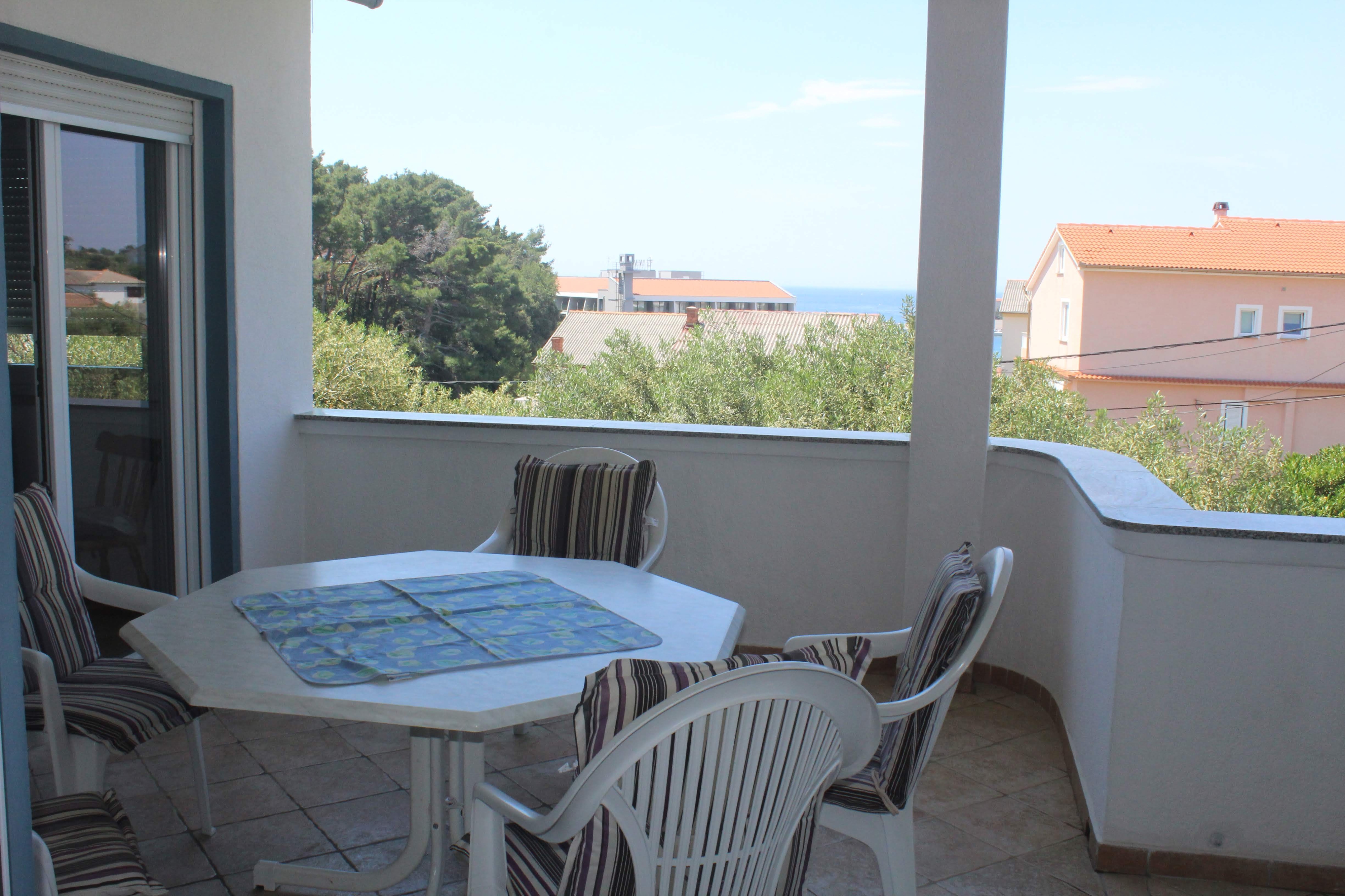 Two bedroom apartment with terrace and sea view Rab  A-e